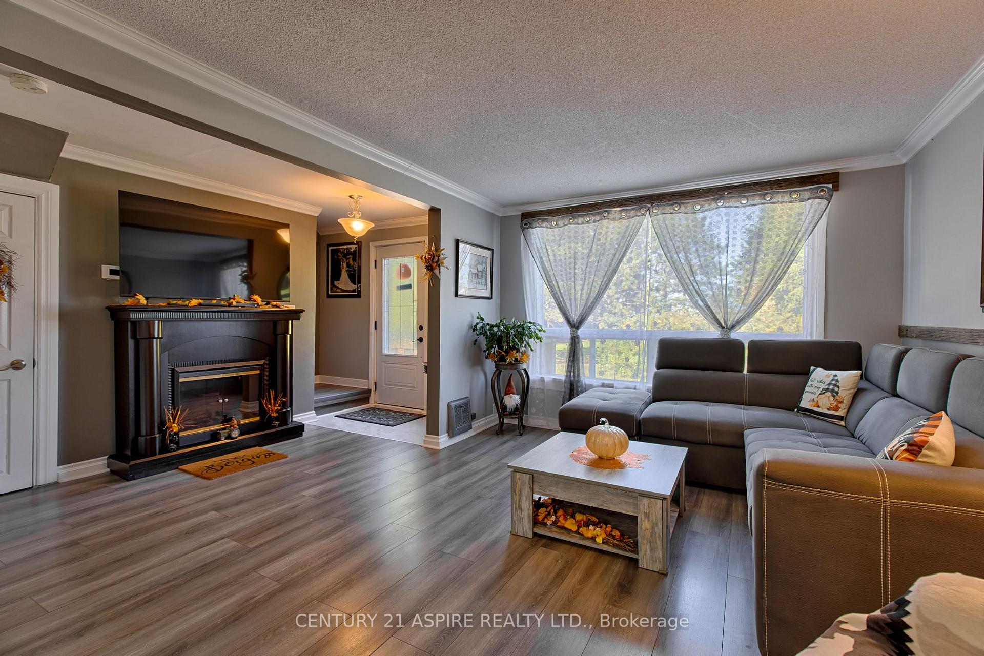 Photo 12 of 1085 Forest Lea Road, Laurentian Valley, Laurentian Valley — HOMEH