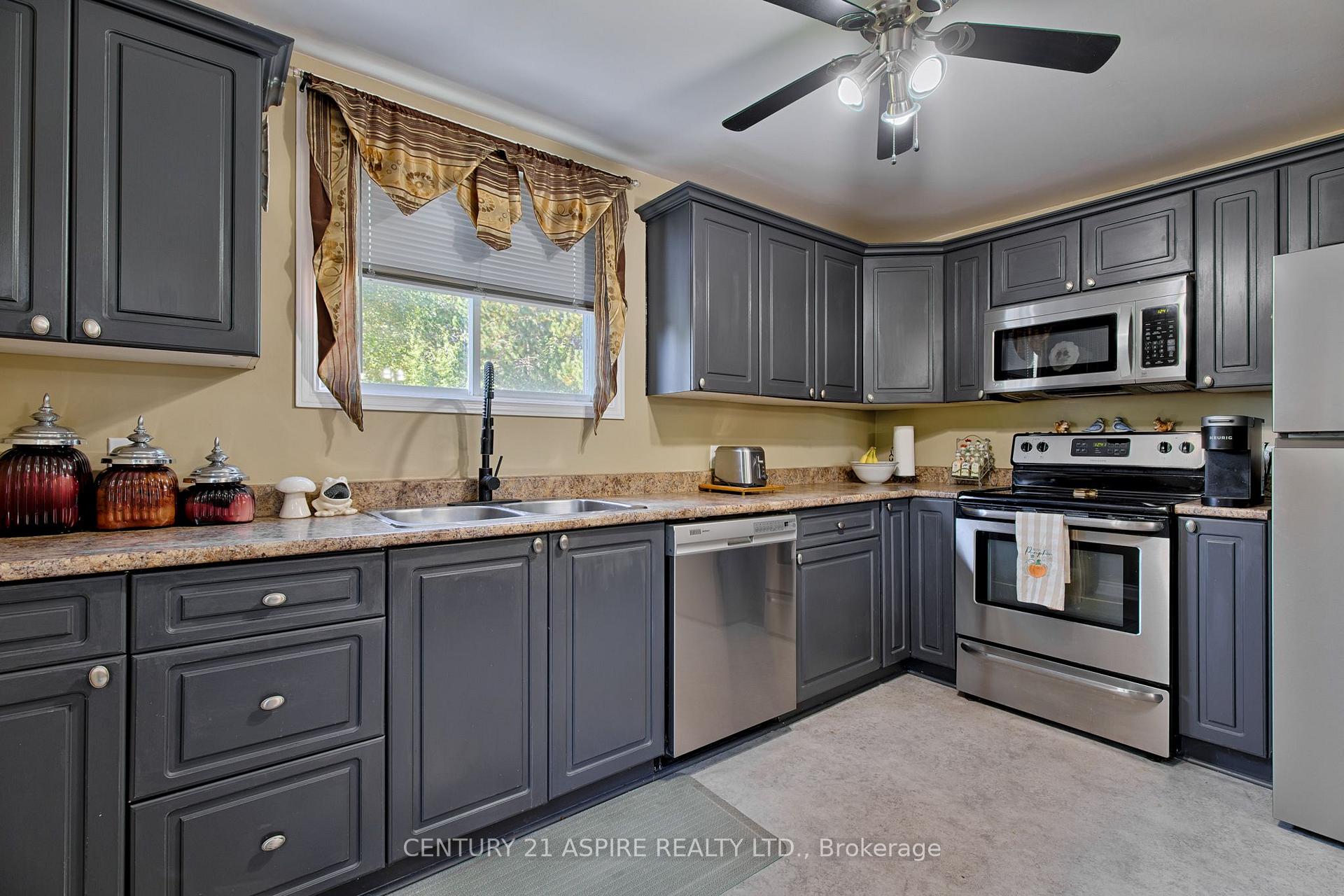 Photo 22 of 1085 Forest Lea Road, Laurentian Valley, Laurentian Valley — HOMEH