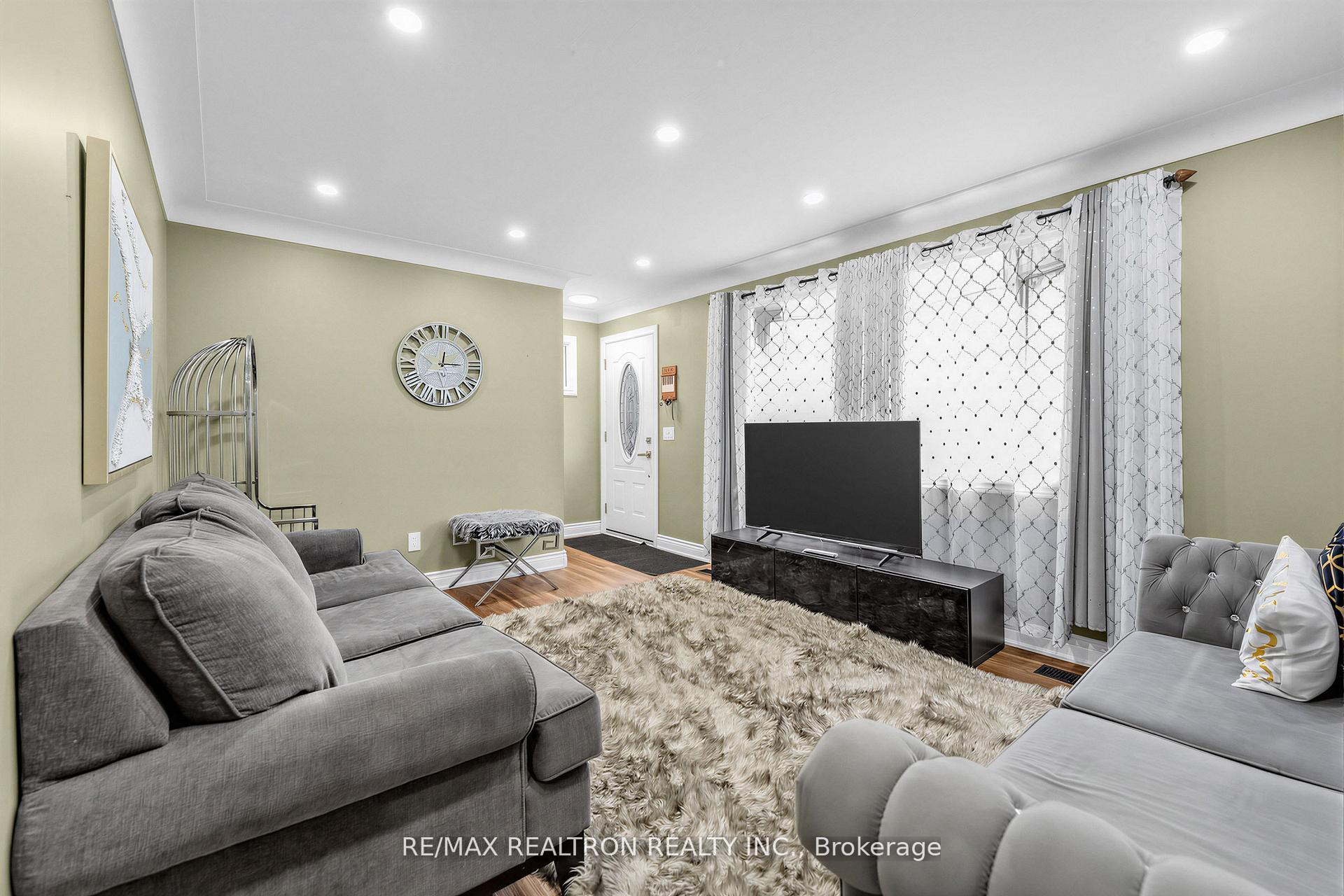 Photo 5 of 42 Charles Street, Brantford, Lion's Park — HOMEH