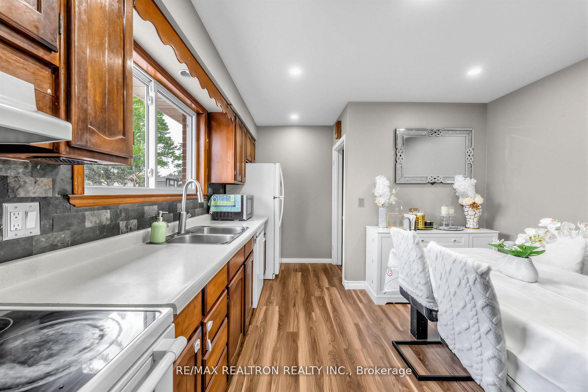 Photo 10 of 42 Charles Street, Brantford, Lion's Park — HOMEH