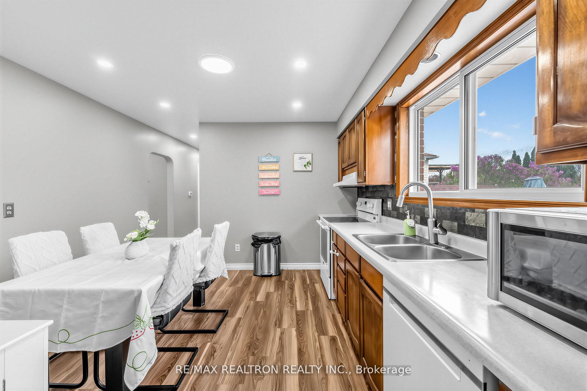 Photo 12 of 42 Charles Street, Brantford, Lion's Park — HOMEH