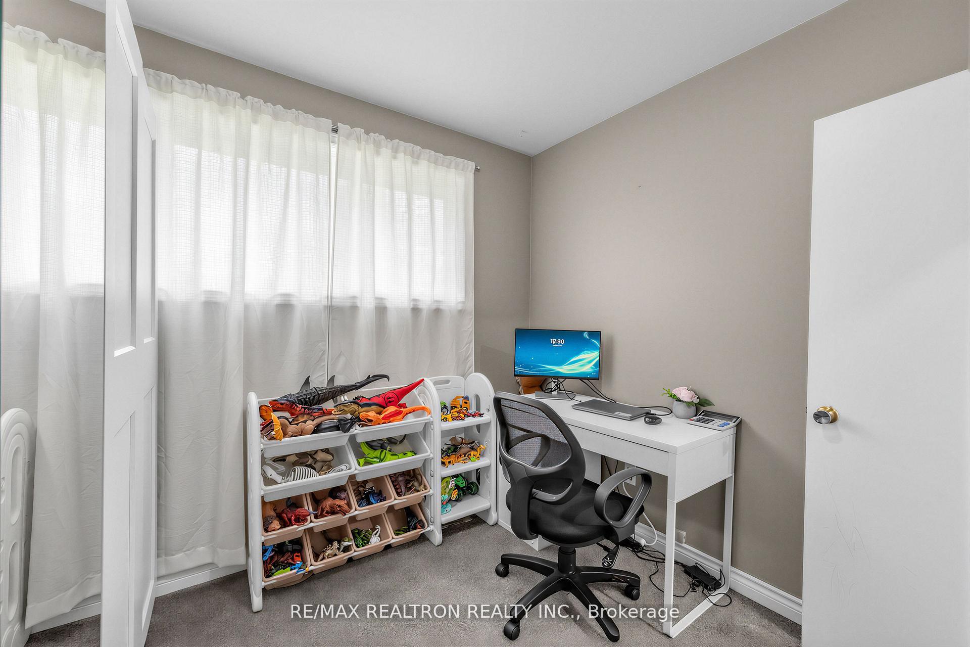 Photo 17 of 42 Charles Street, Brantford, Lion's Park — HOMEH