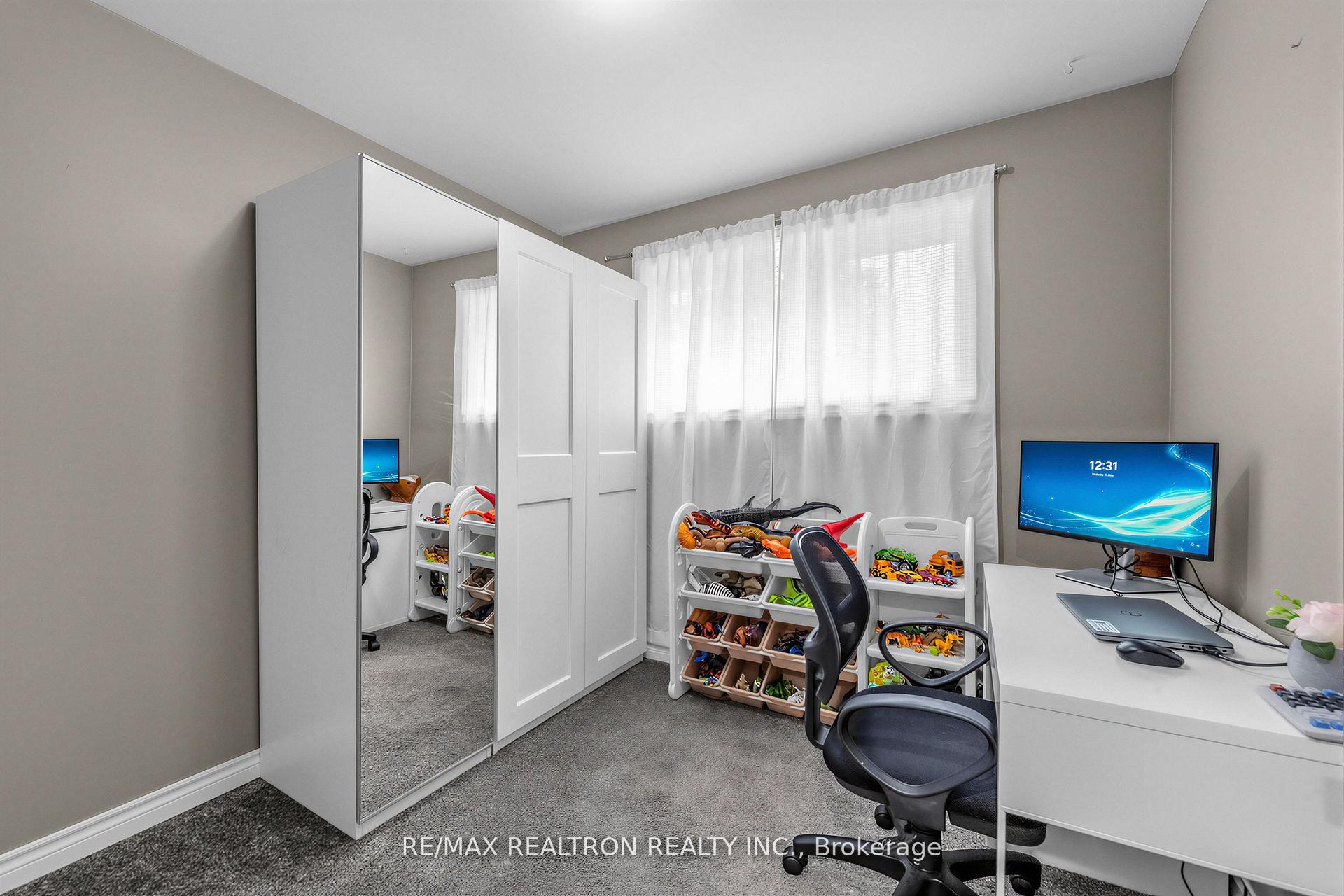 Photo 18 of 42 Charles Street, Brantford, Lion's Park — HOMEH