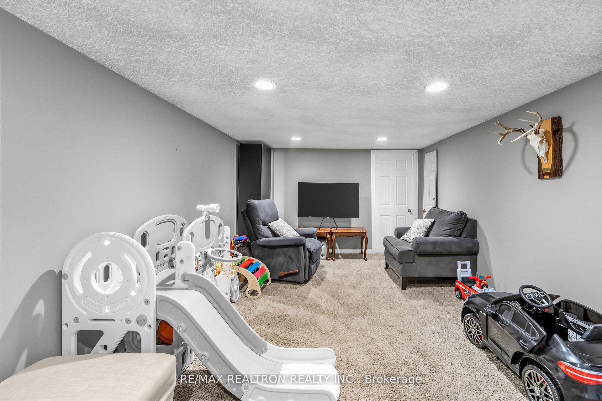 Photo 22 of 42 Charles Street, Brantford, Lion's Park — HOMEH