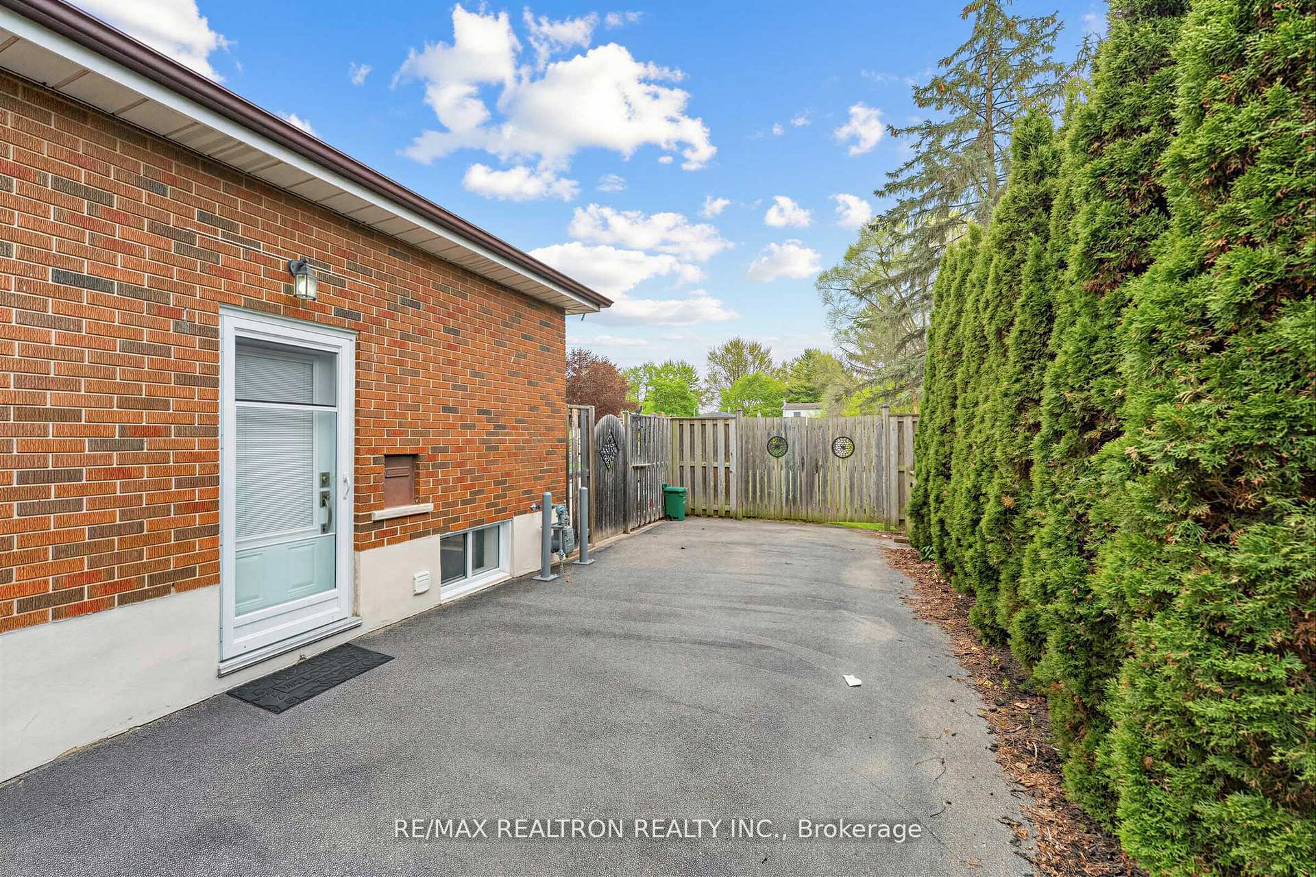 Photo 28 of 42 Charles Street, Brantford, Lion's Park — HOMEH