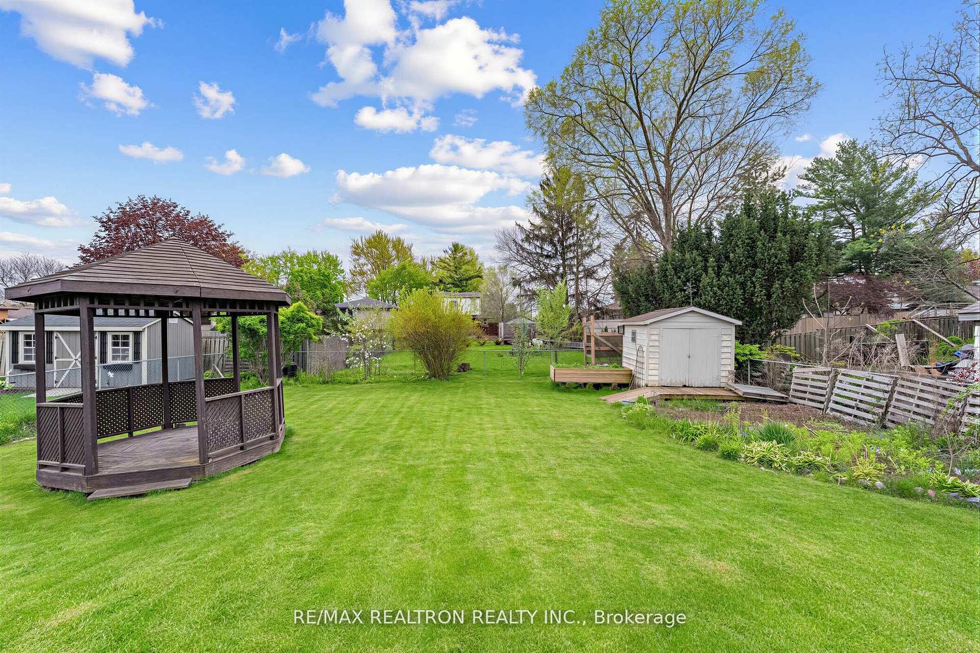 Photo 32 of 42 Charles Street, Brantford, Lion's Park — HOMEH