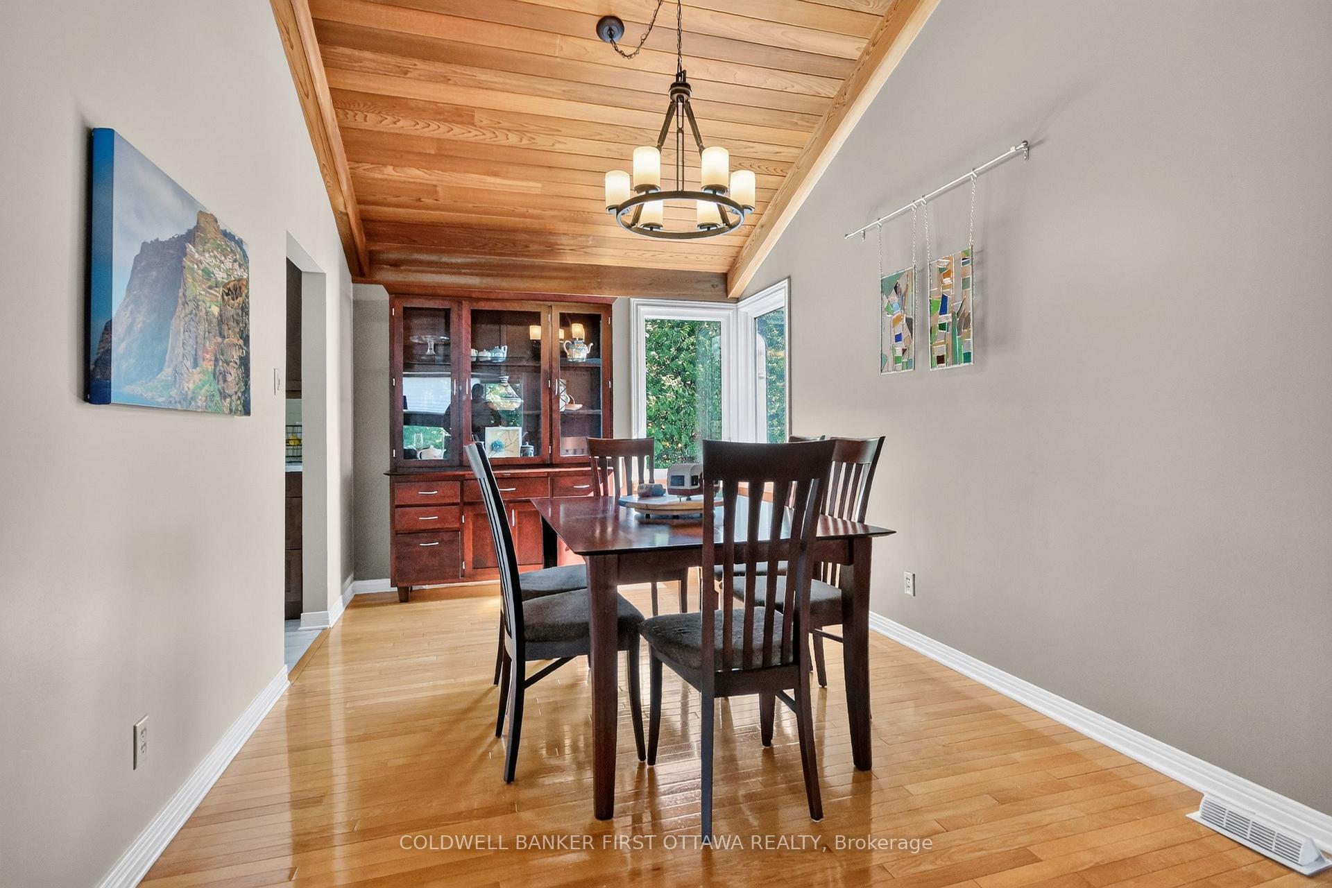 Photo 20 of 9 Foxrun Lane, Ottawa, Hunt Club — HOMEH