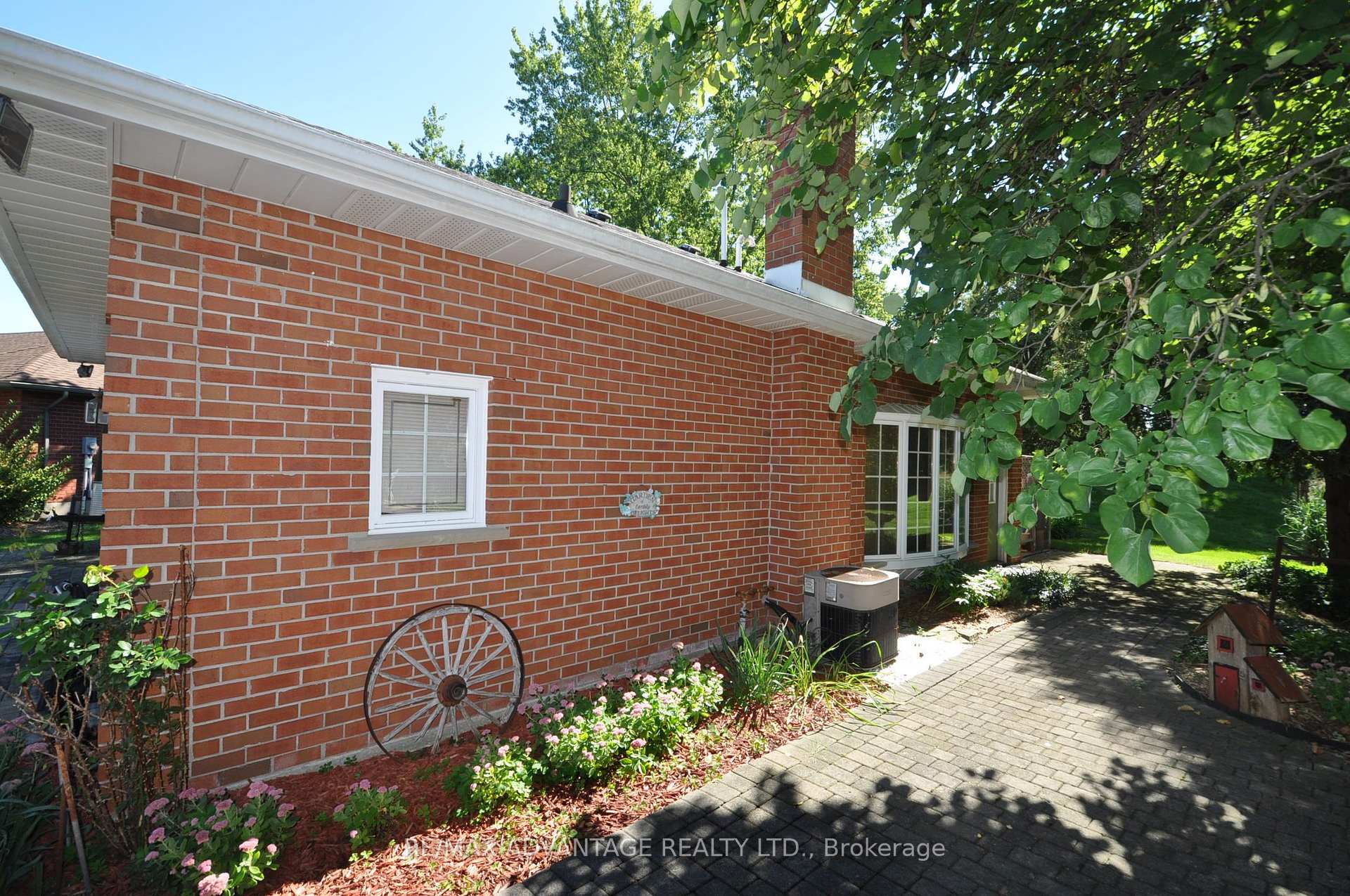 Photo 19 of 4 Croydon Drive, Middlesex Centre, Arva — HOMEH