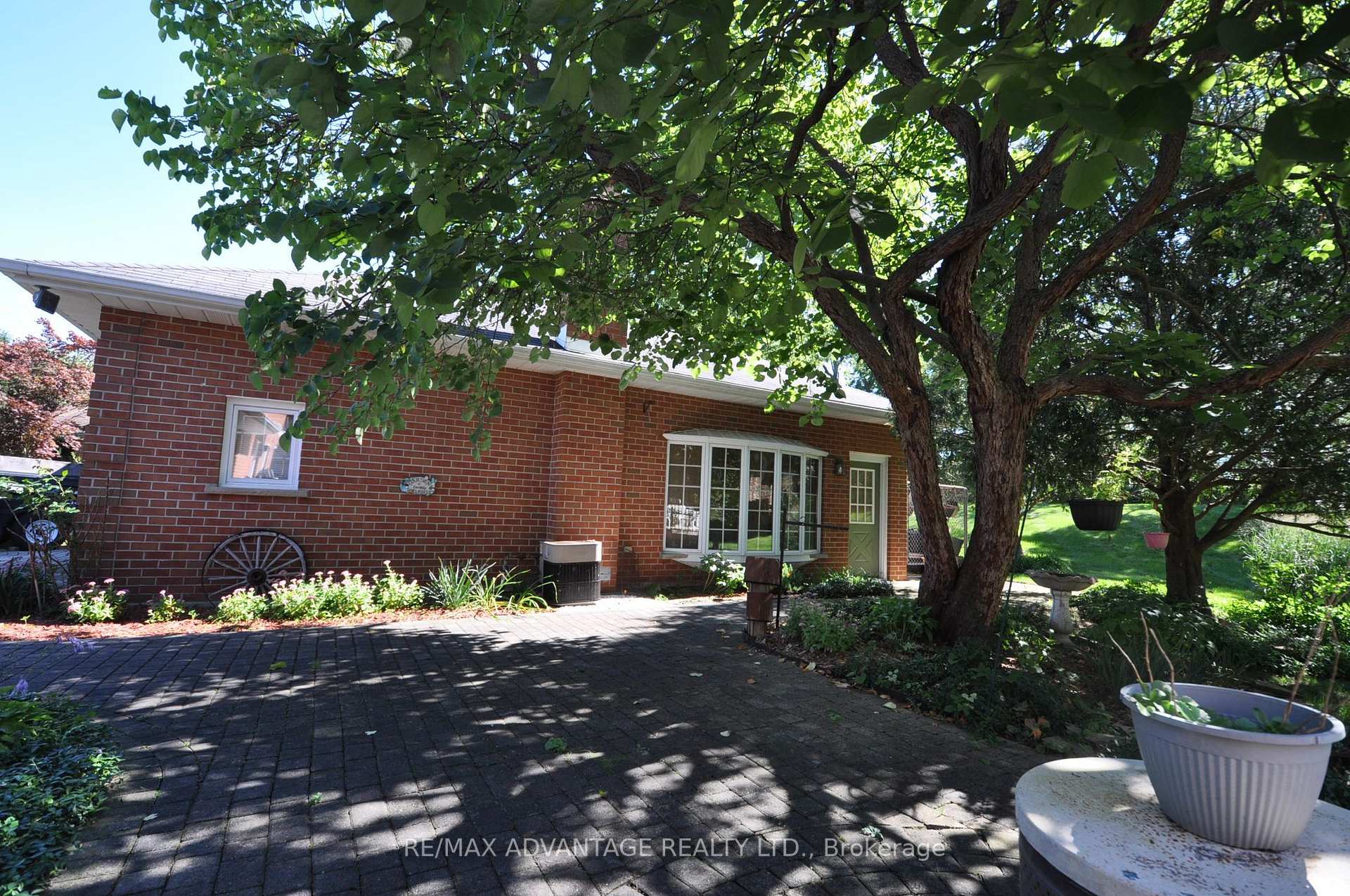Photo 20 of 4 Croydon Drive, Middlesex Centre, Arva — HOMEH