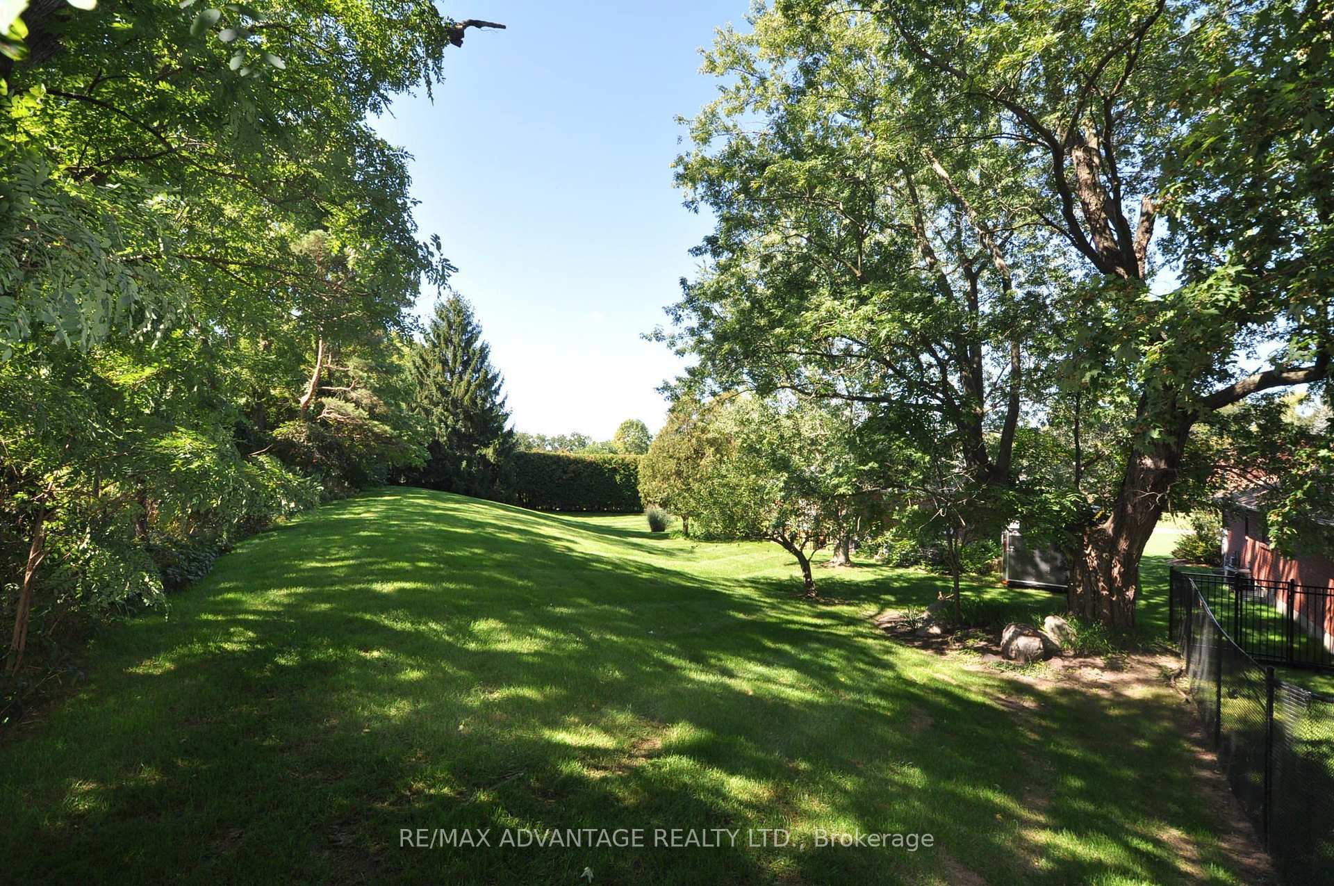 Photo 25 of 4 Croydon Drive, Middlesex Centre, Arva — HOMEH