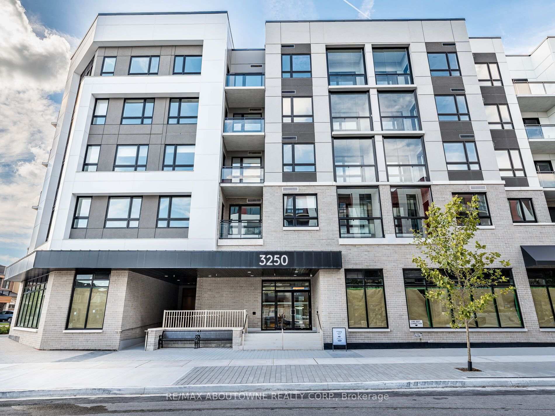 Photo of Unit 308, 3250 Carding Mill Trail