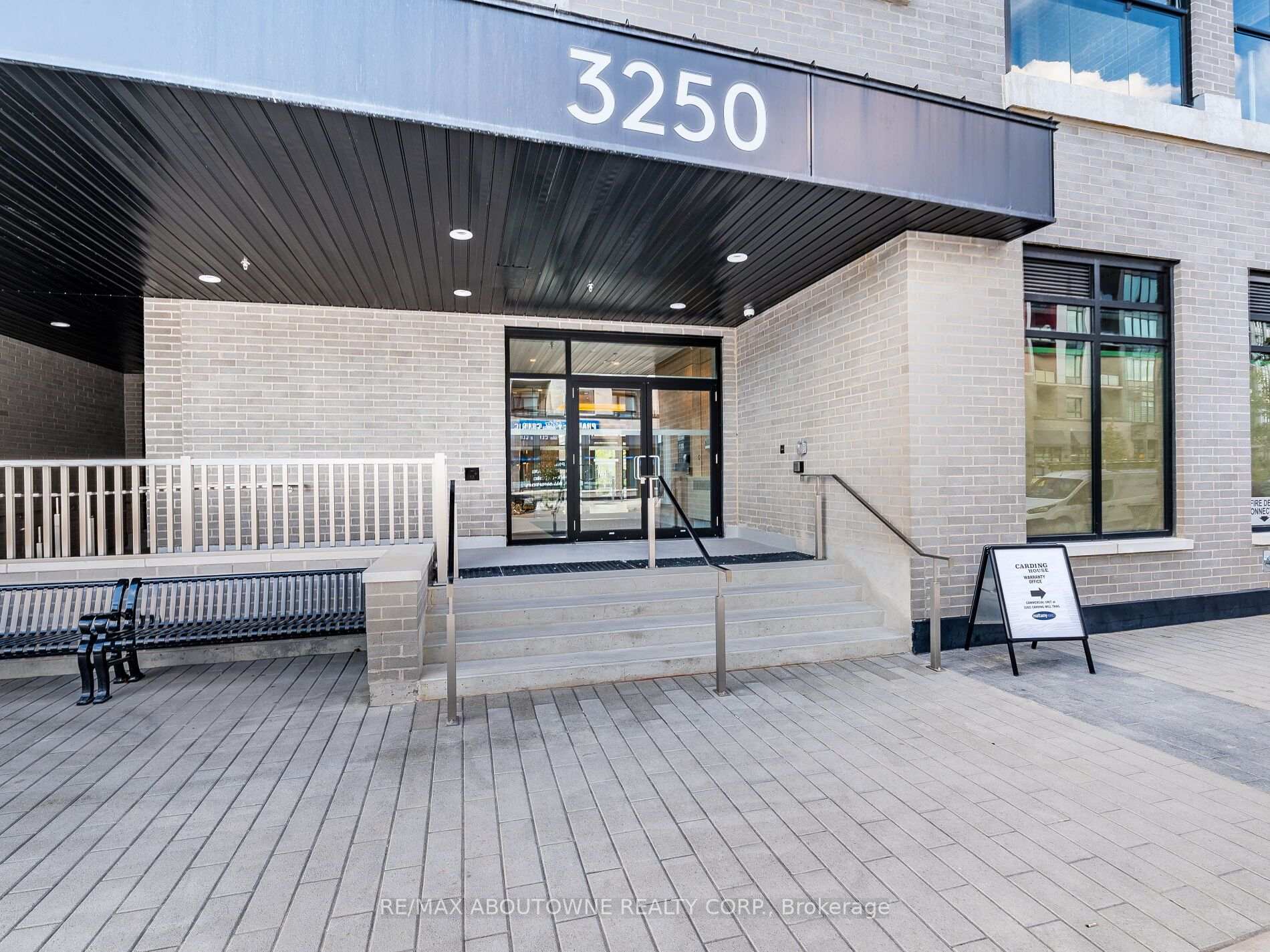 Photo 4 of Unit 308, 3250 Carding Mill Trail, Oakville, Glenorchy — HOMEH