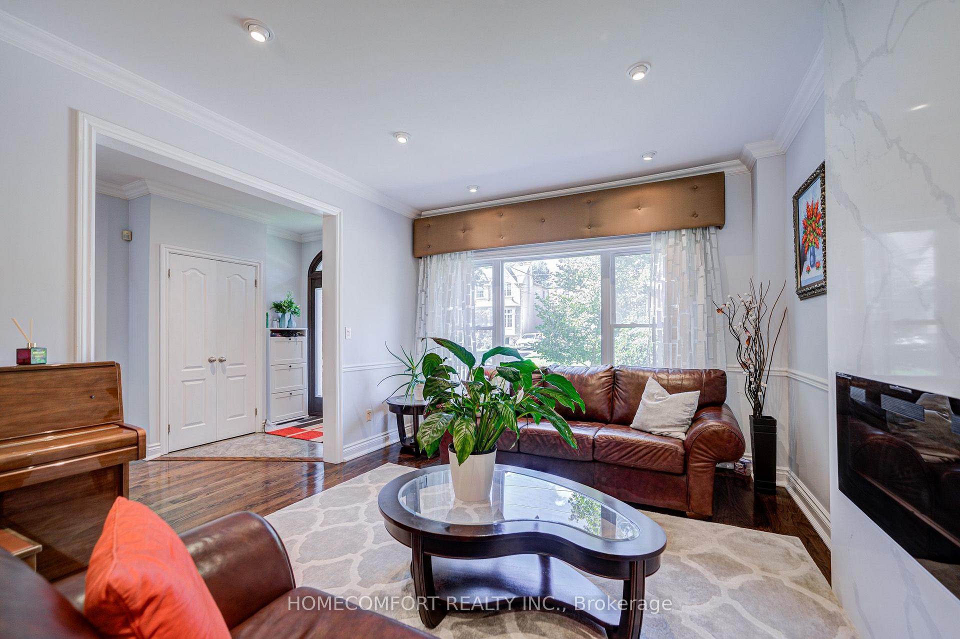 Photo 4 of 319 Rumsey Road, Toronto, Leaside — HOMEH