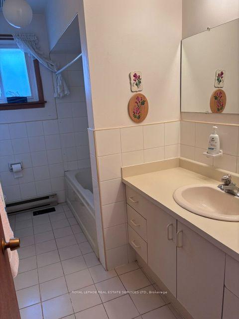 Photo 18 of 305 La Rose Avenue, Etobicoke, Willowridge-Martingrove-Richview — HOMEH