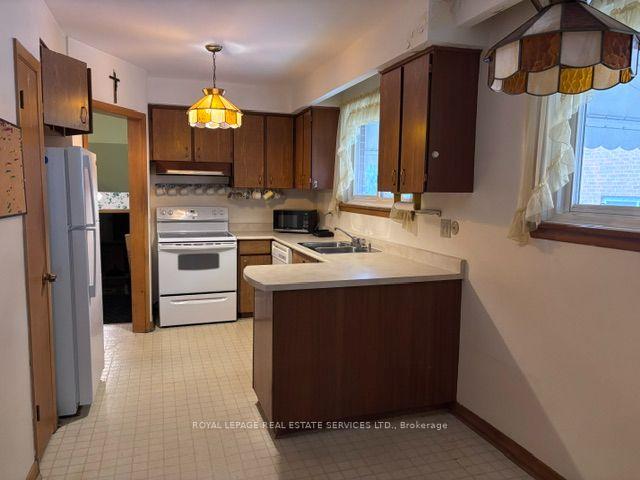 Photo 20 of 305 La Rose Avenue, Etobicoke, Willowridge-Martingrove-Richview — HOMEH