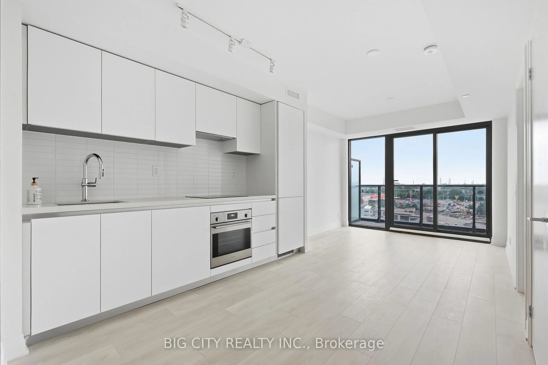 Photo 2 of Unit 1101, 25 Frederick Todd Way, Toronto, Thorncliffe Park — HOMEH