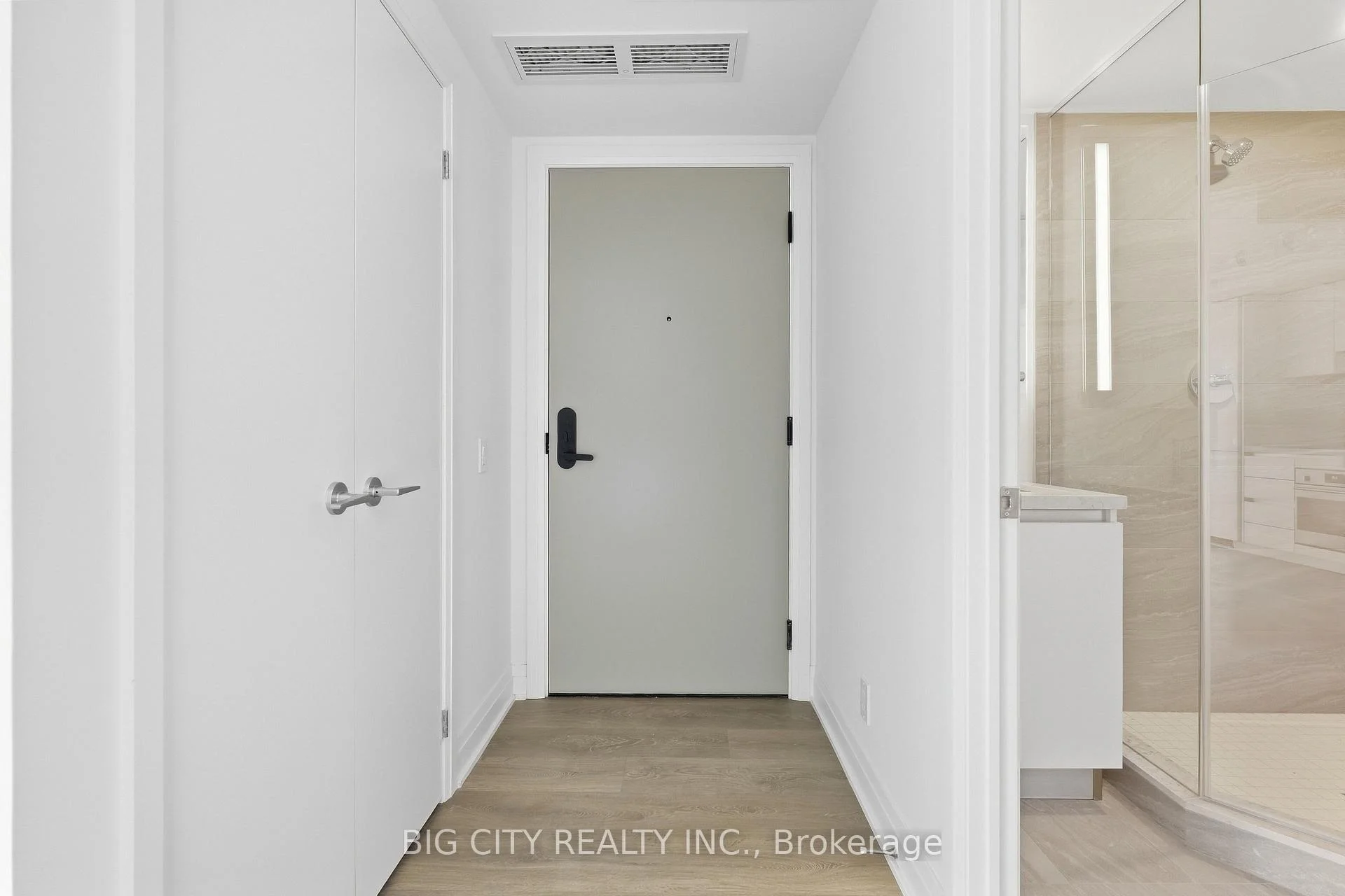 Photo 3 of Unit 1101, 25 Frederick Todd Way, Toronto, Thorncliffe Park — HOMEH