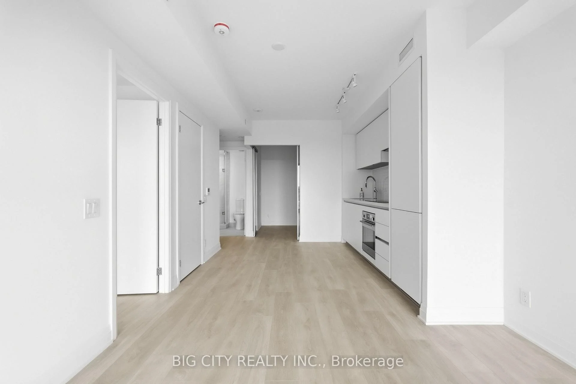 Photo 9 of Unit 1101, 25 Frederick Todd Way, Toronto, Thorncliffe Park — HOMEH