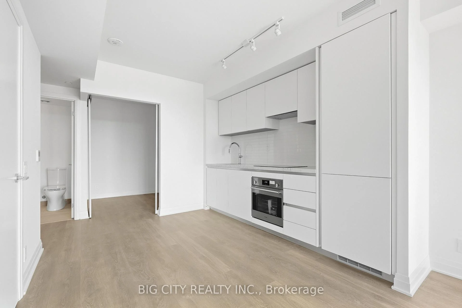 Photo 17 of Unit 1101, 25 Frederick Todd Way, Toronto, Thorncliffe Park — HOMEH