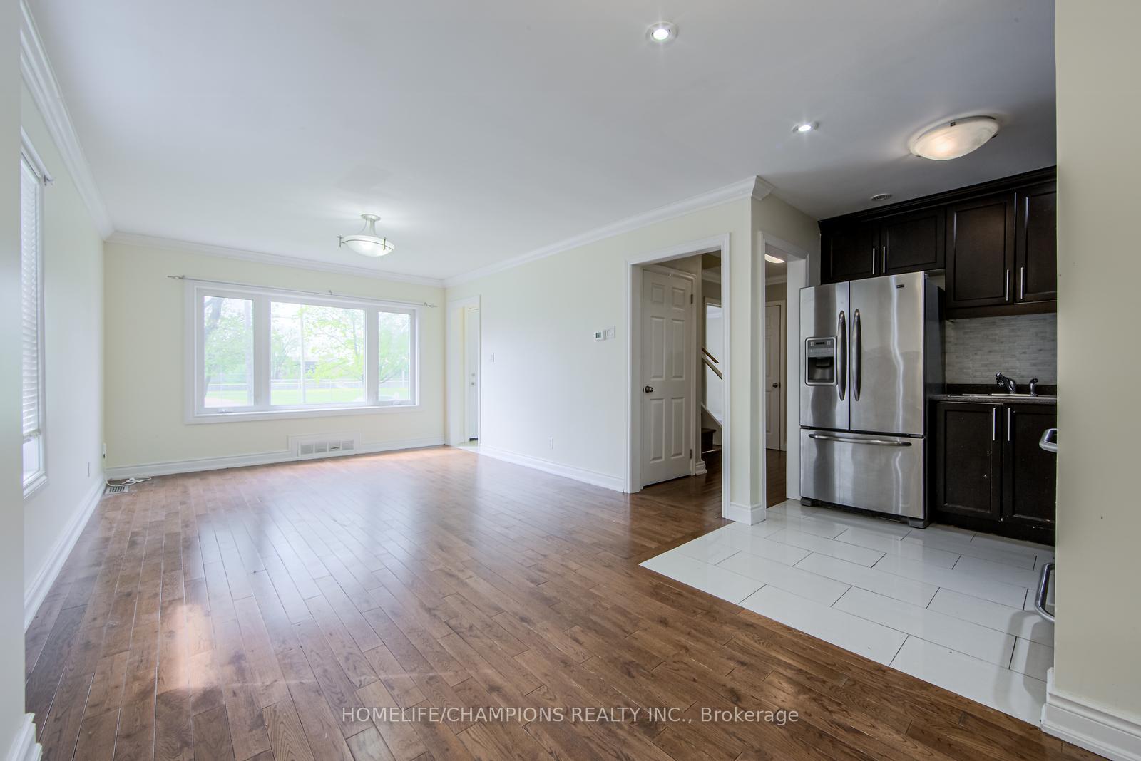 Photo 5 of 4300 Lawrence Avenue E, Scarborough, West Hill — HOMEH
