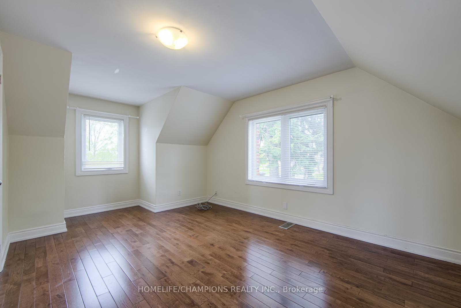 Photo 7 of 4300 Lawrence Avenue E, Scarborough, West Hill — HOMEH