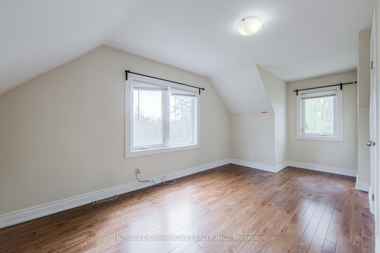 Photo 11 of 4300 Lawrence Avenue E, Scarborough, West Hill — HOMEH