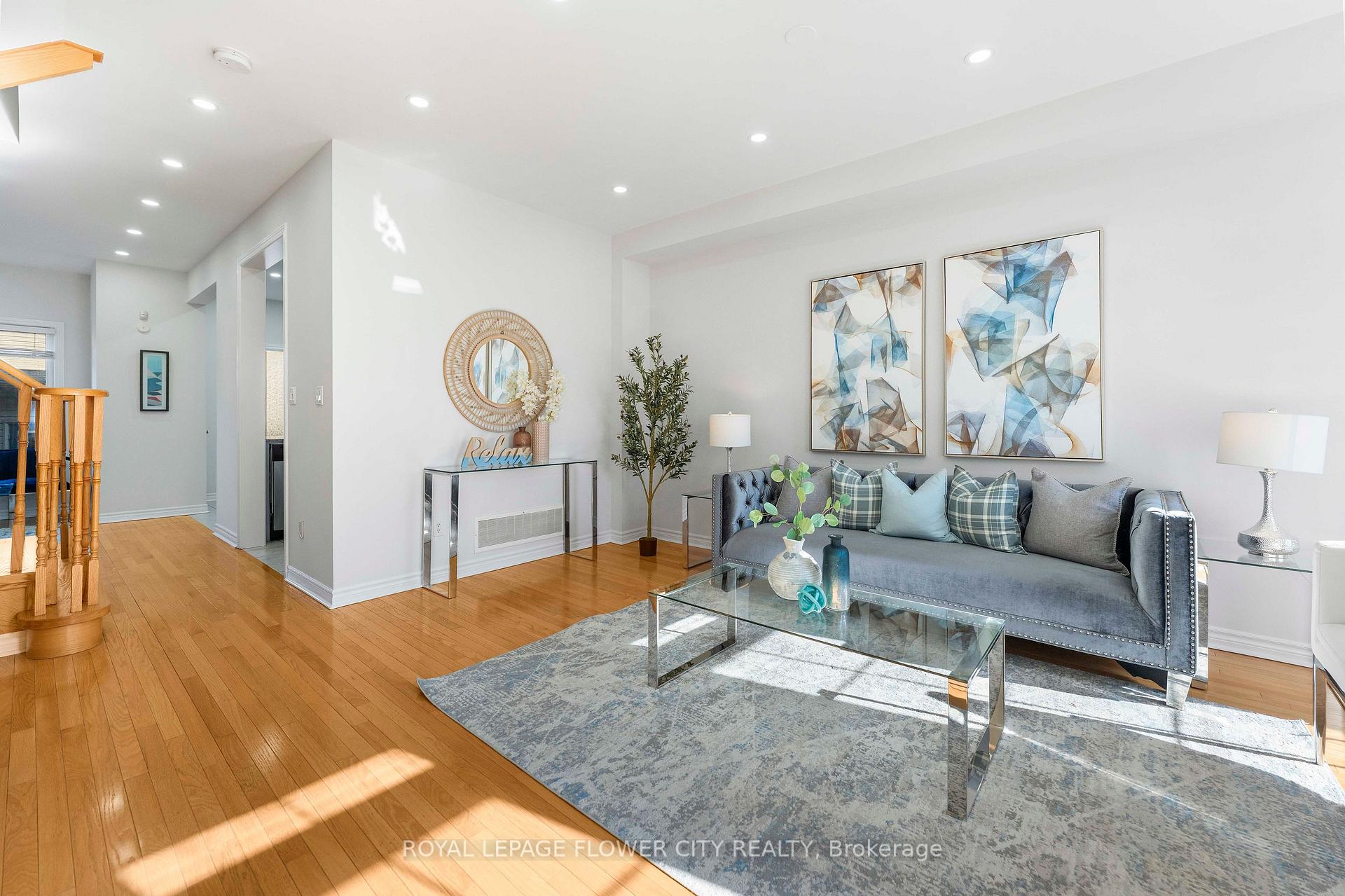 Photo 3 of 2761 William Jackson Drive, Pickering, Duffin Heights — HOMEH