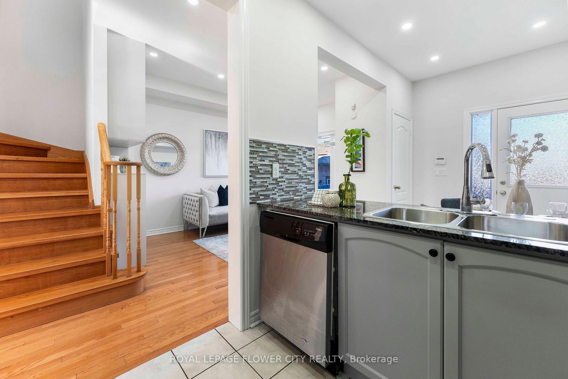 Photo 18 of 2761 William Jackson Drive, Pickering, Duffin Heights — HOMEH