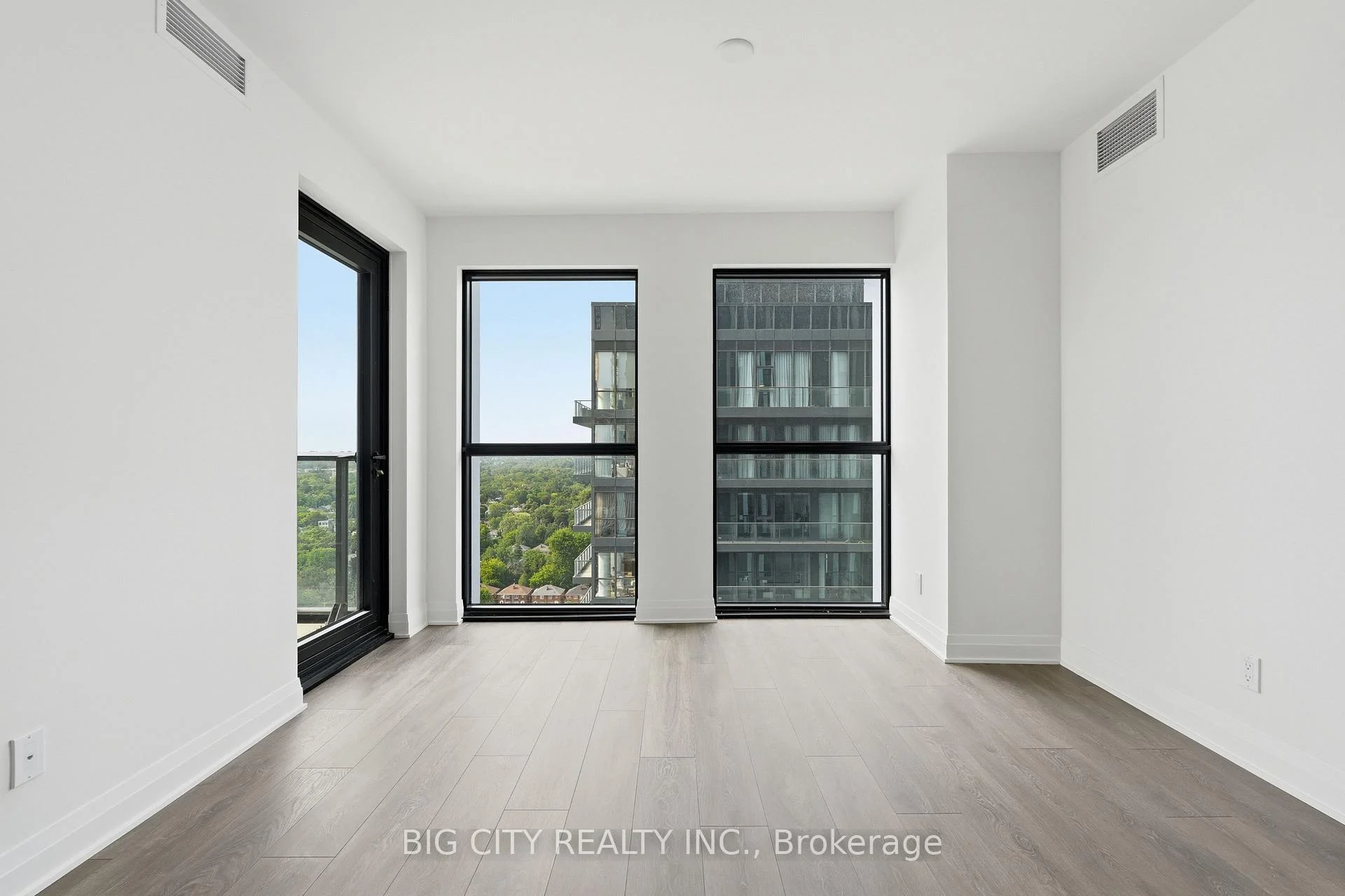 Photo 4 of Unit 1810, 25 Frederick Todd Way, Toronto, Thorncliffe Park — HOMEH