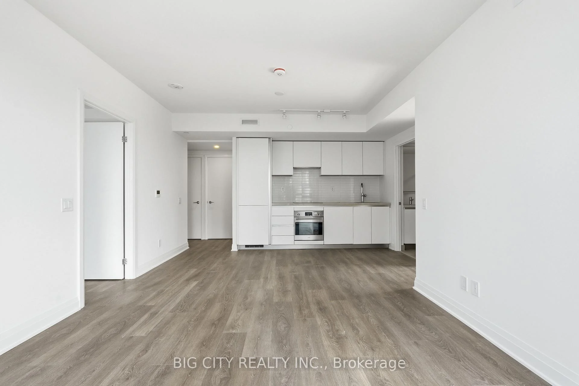Photo 13 of Unit 1810, 25 Frederick Todd Way, Toronto, Thorncliffe Park — HOMEH