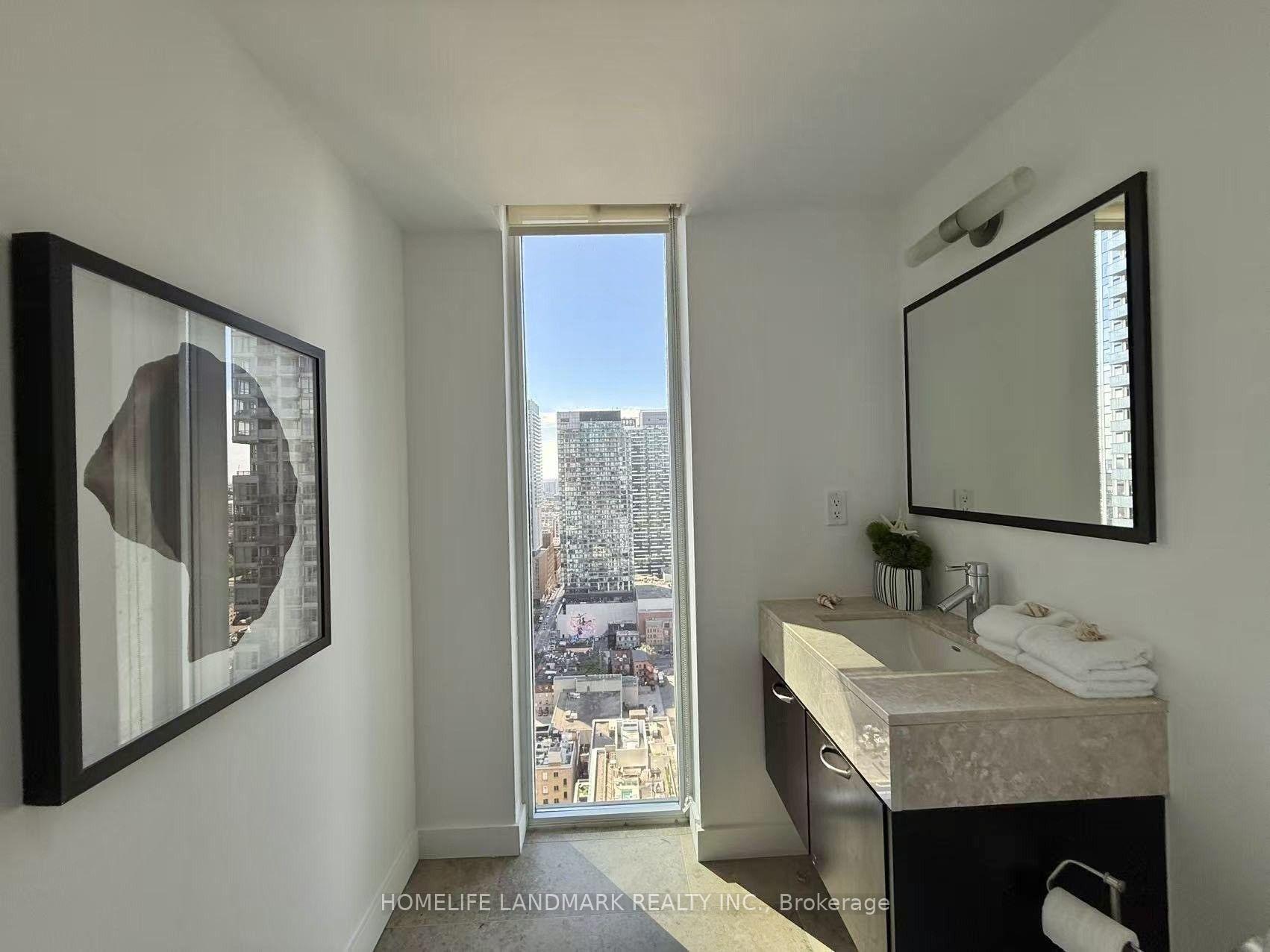 Photo 5 of Unit 3303, 126 Simcoe Street, Toronto, Waterfront Communities — HOMEH