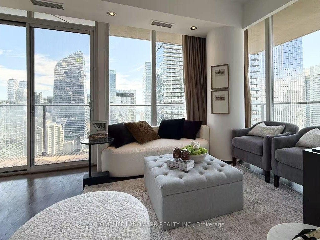 Photo 7 of Unit 3303, 126 Simcoe Street, Toronto, Waterfront Communities — HOMEH