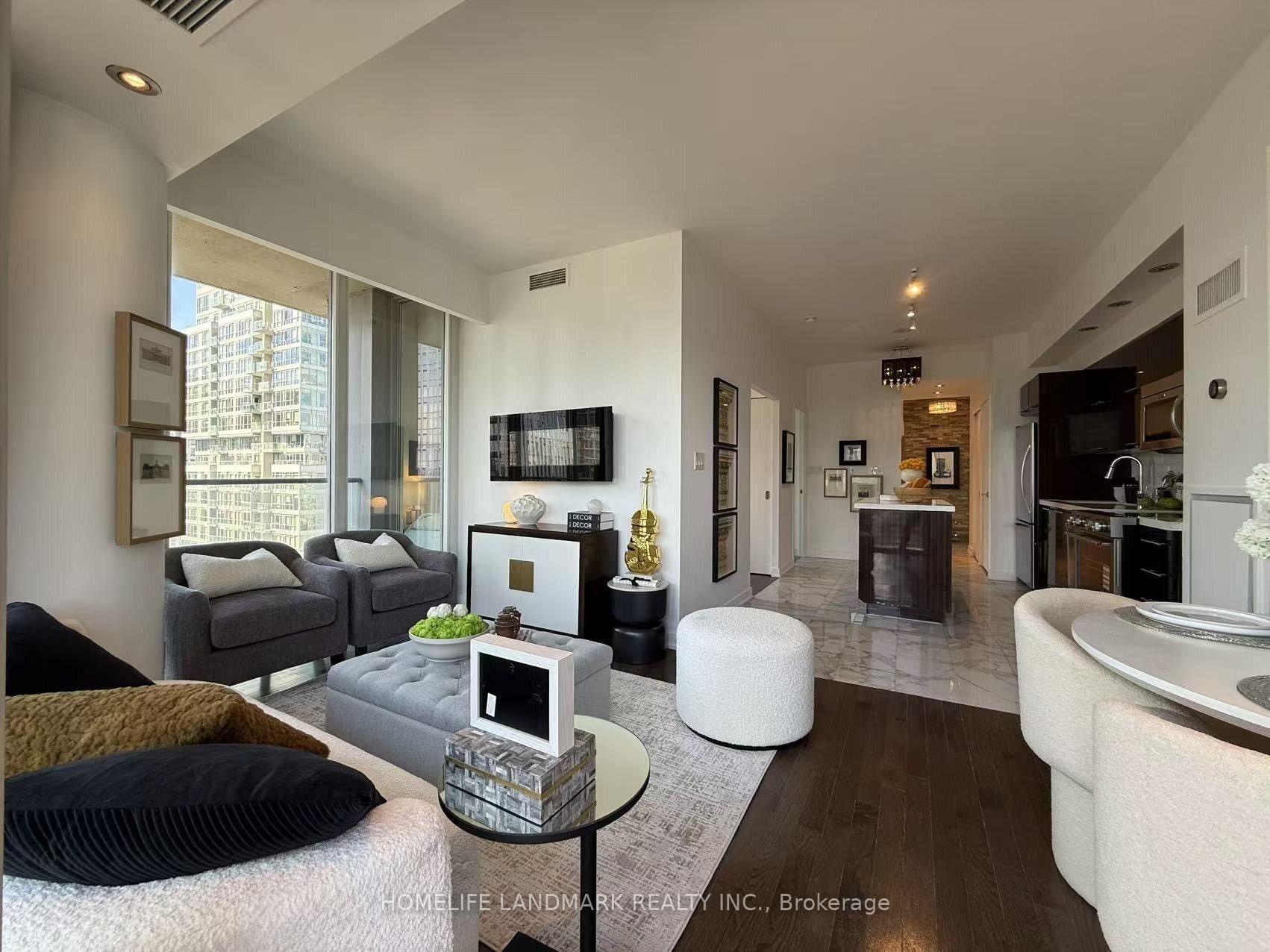 Photo 10 of Unit 3303, 126 Simcoe Street, Toronto, Waterfront Communities — HOMEH