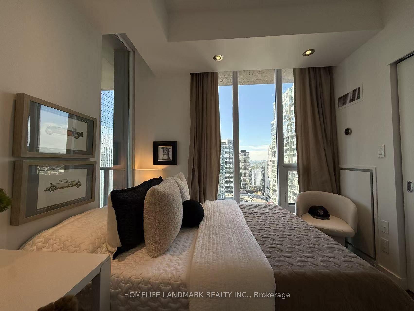 Photo 18 of Unit 3303, 126 Simcoe Street, Toronto, Waterfront Communities — HOMEH