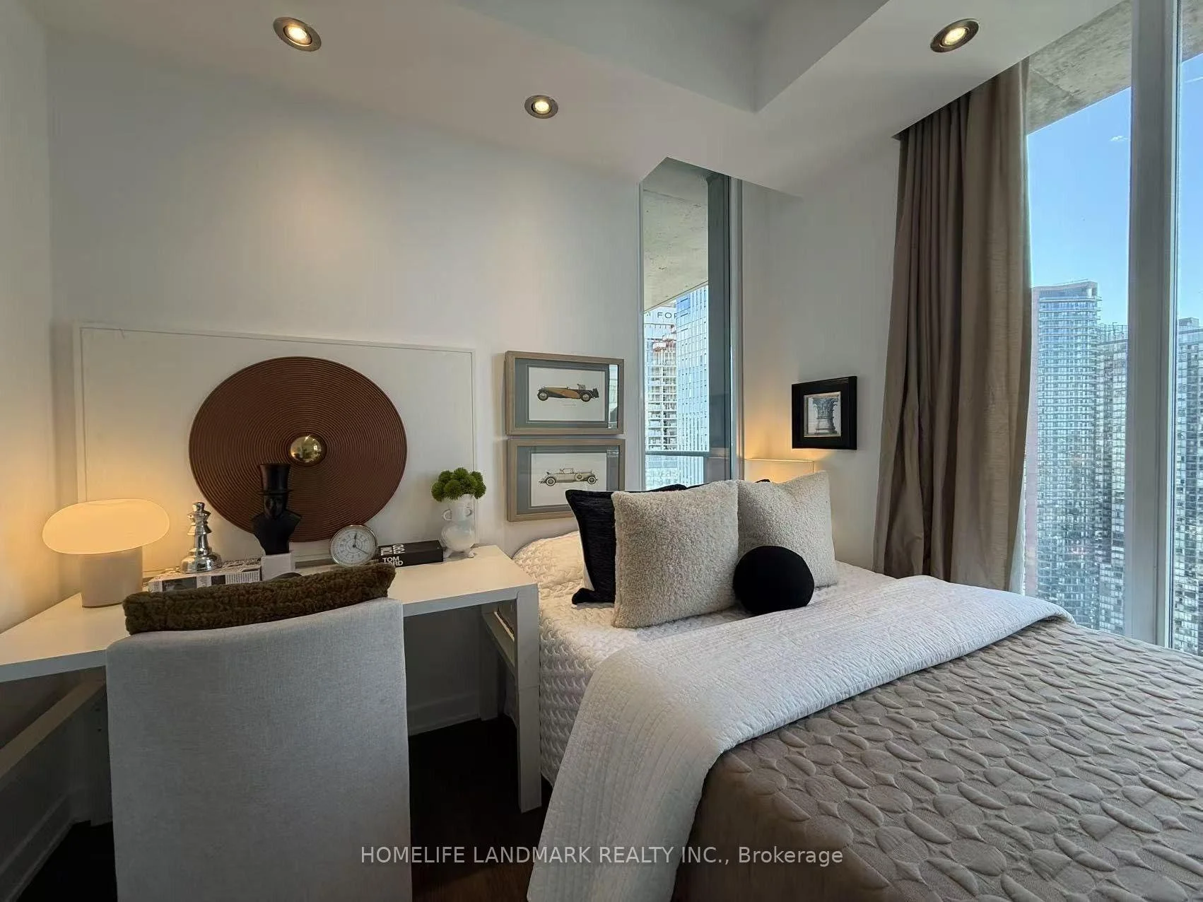 Photo 19 of Unit 3303, 126 Simcoe Street, Toronto, Waterfront Communities — HOMEH