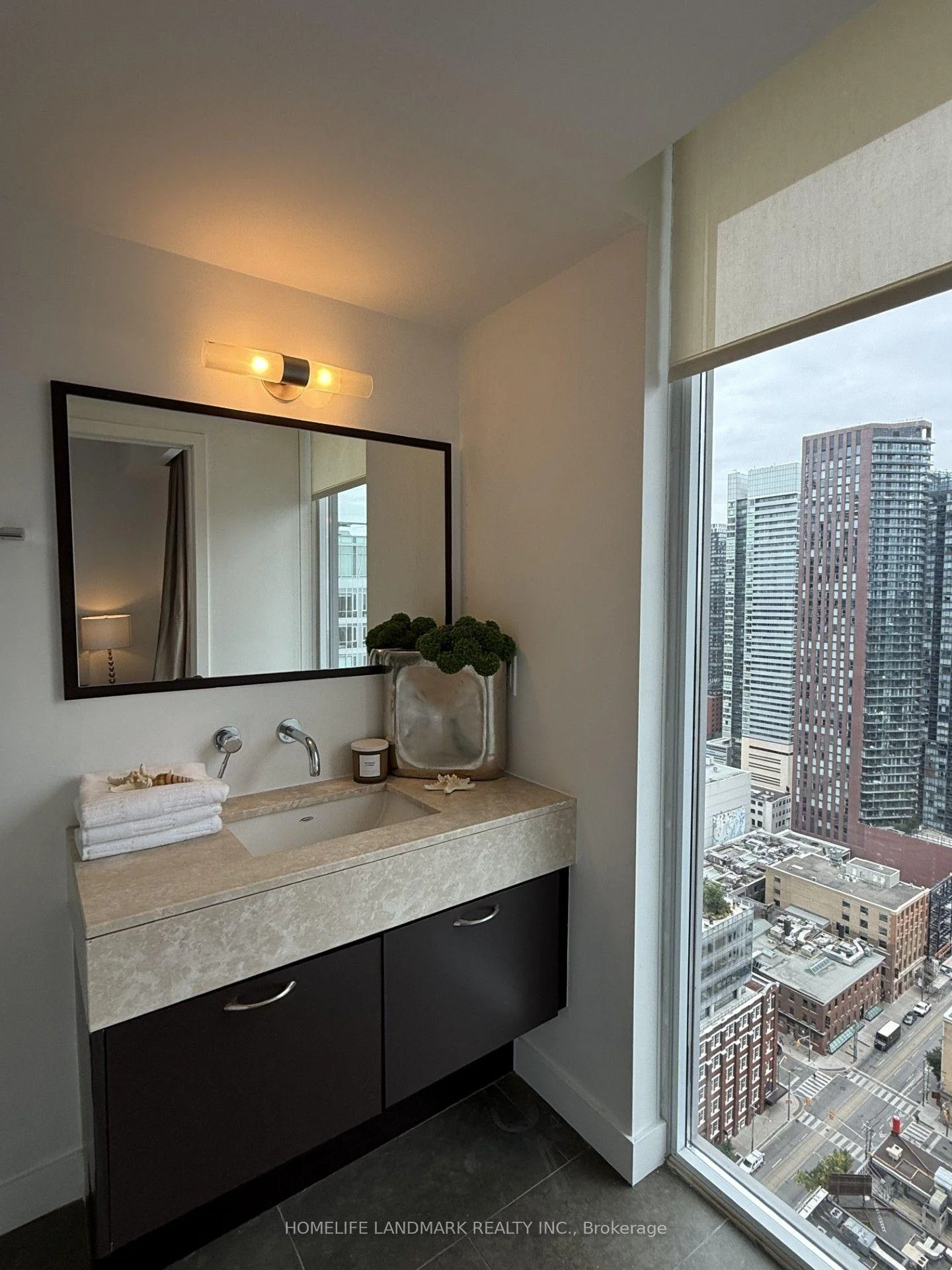 Photo 21 of Unit 3303, 126 Simcoe Street, Toronto, Waterfront Communities — HOMEH