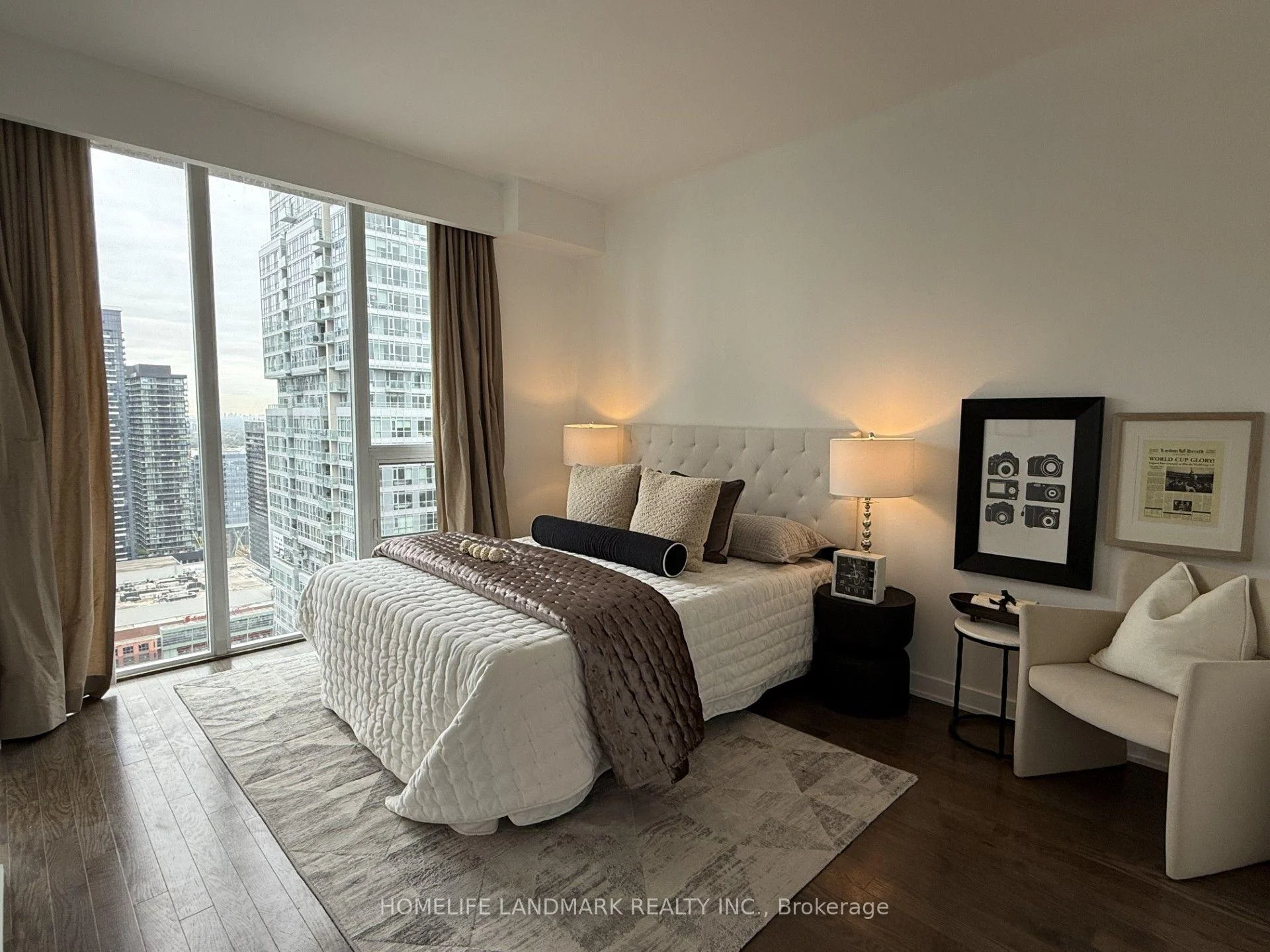 Photo 23 of Unit 3303, 126 Simcoe Street, Toronto, Waterfront Communities — HOMEH