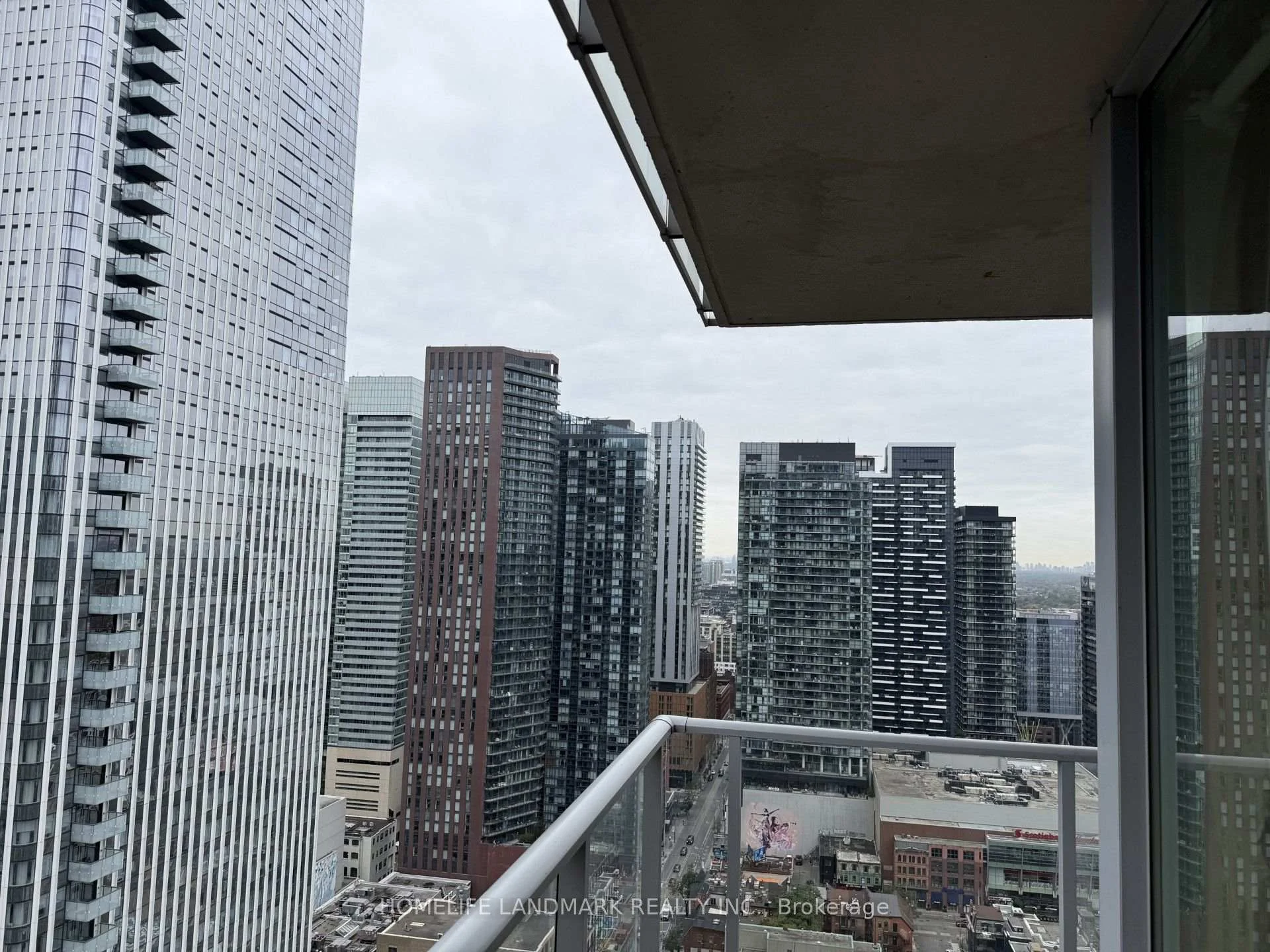 Photo 26 of Unit 3303, 126 Simcoe Street, Toronto, Waterfront Communities — HOMEH