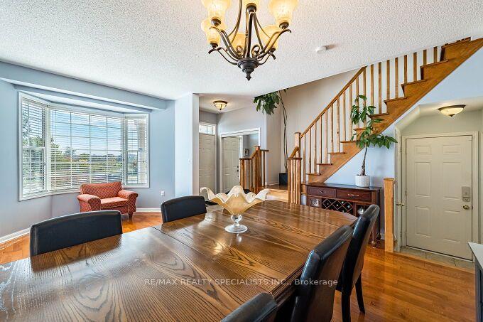 Photo 6 of 154 Valleyway Drive, Brampton, Credit Valley — HOMEH