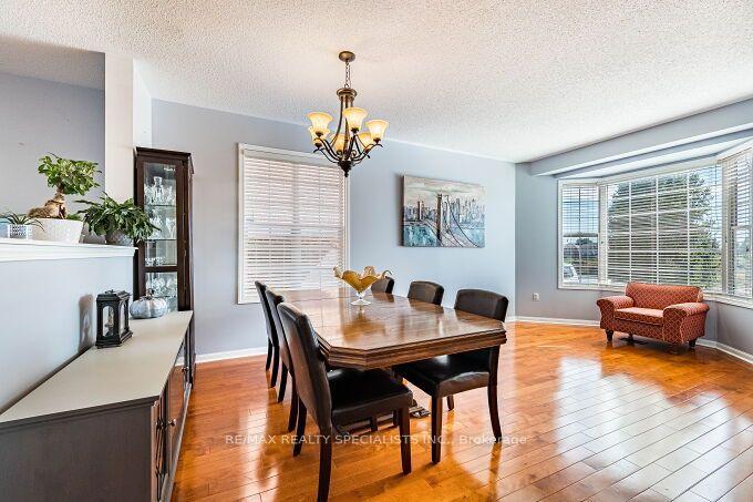 Photo 8 of 154 Valleyway Drive, Brampton, Credit Valley — HOMEH