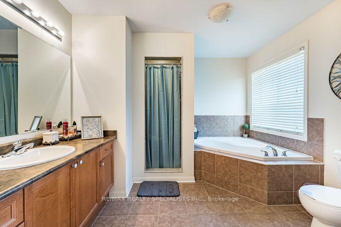 Photo 34 of 154 Valleyway Drive, Brampton, Credit Valley — HOMEH