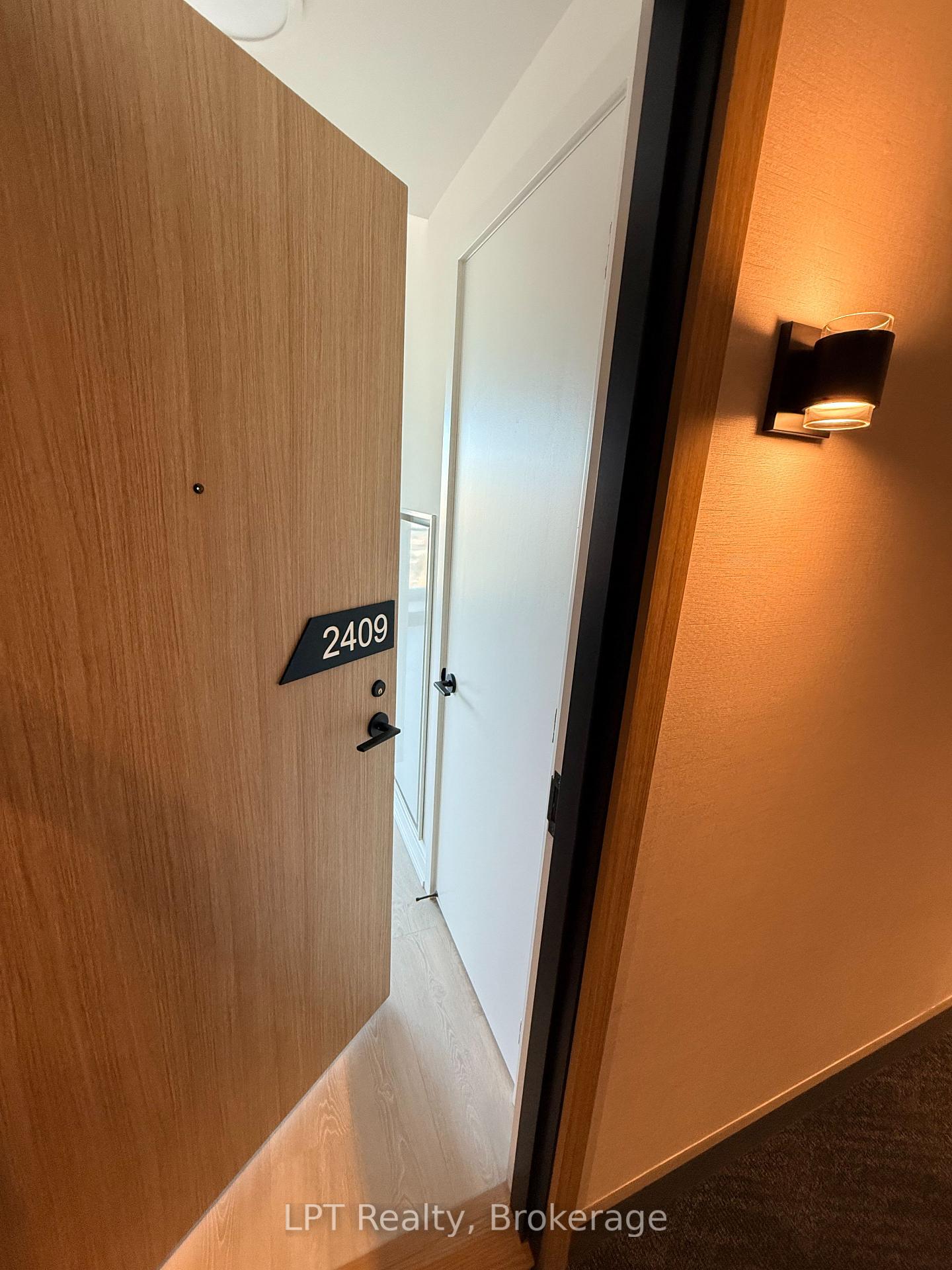 Photo 2 of Unit 2409, 35 Parliament Street, Toronto, Waterfront Communities — HOMEH