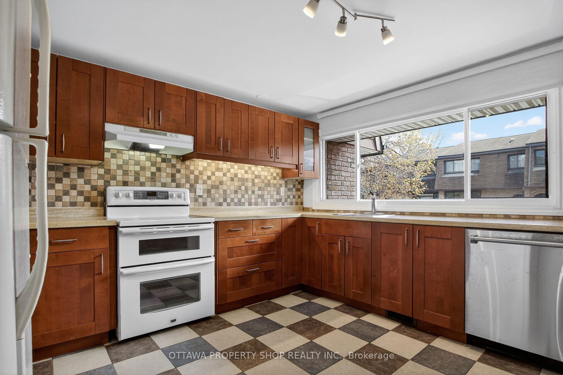 Photo 5 of Unit 30, 2 Bertona Street, Ottawa, Manordale — HOMEH