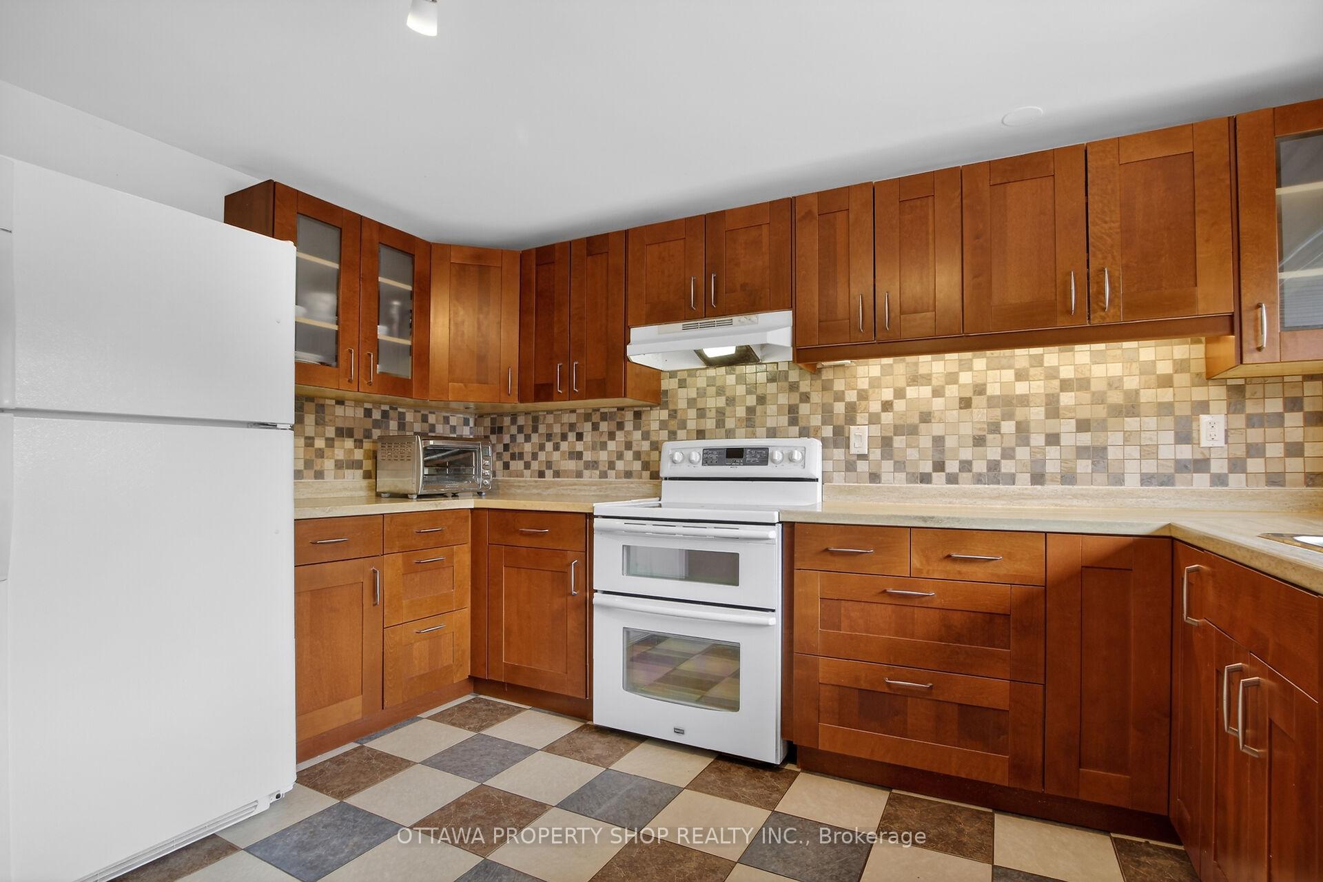 Photo 7 of Unit 30, 2 Bertona Street, Ottawa, Manordale — HOMEH
