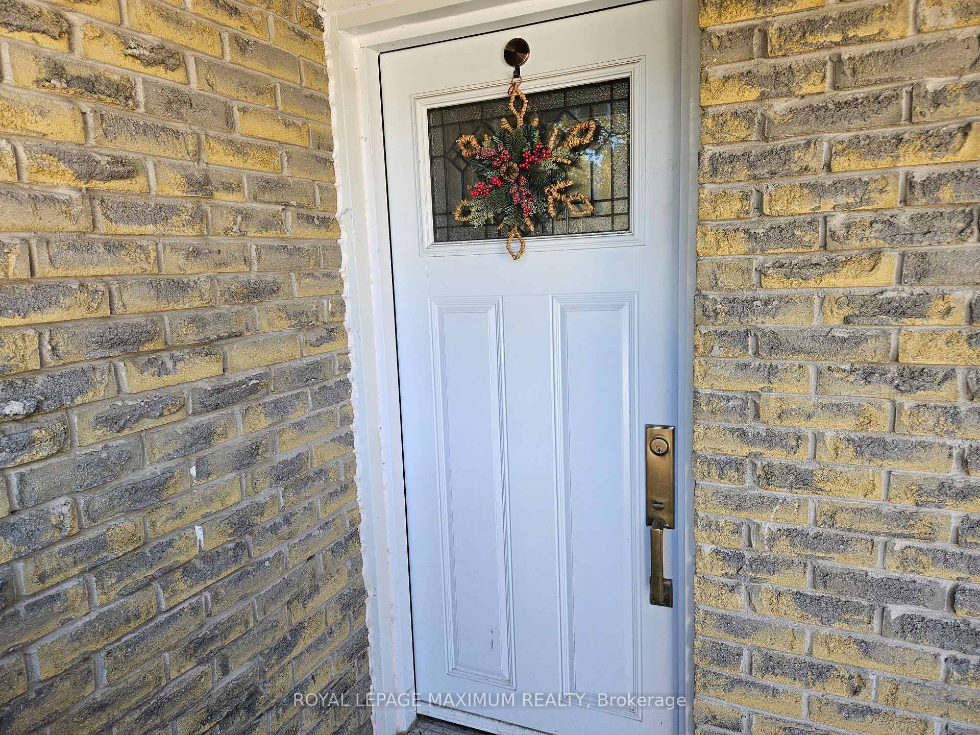 Photo 2 of 21 Darnborough Way, Scarborough, L'Amoreaux — HOMEH