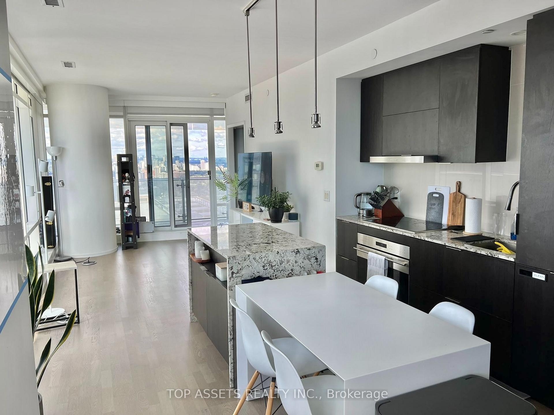 Photo of Unit 4409, 1 Bloor Street E
