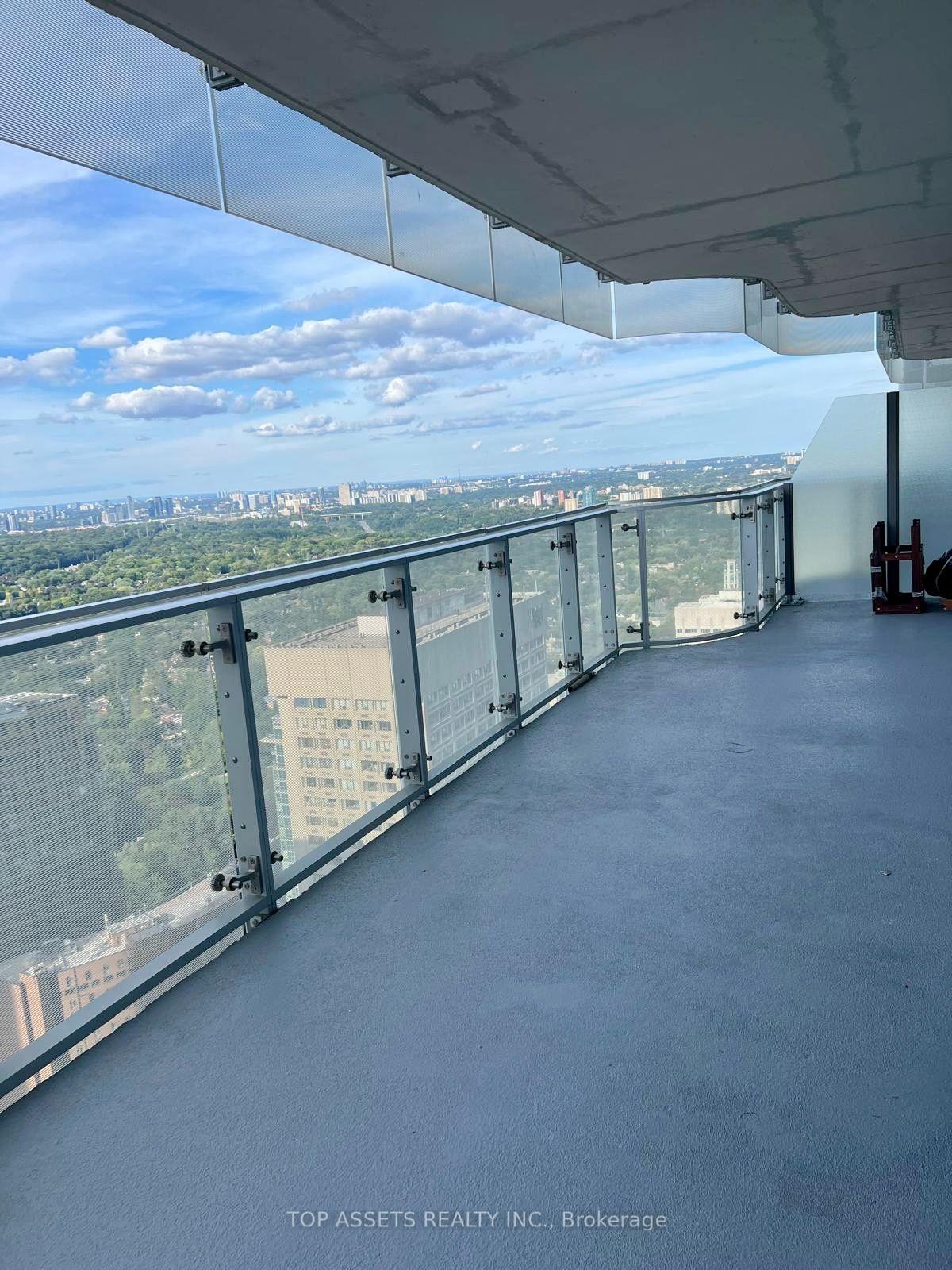 Photo 2 of Unit 4409, 1 Bloor Street E, Toronto, Church-Yonge Corridor — HOMEH