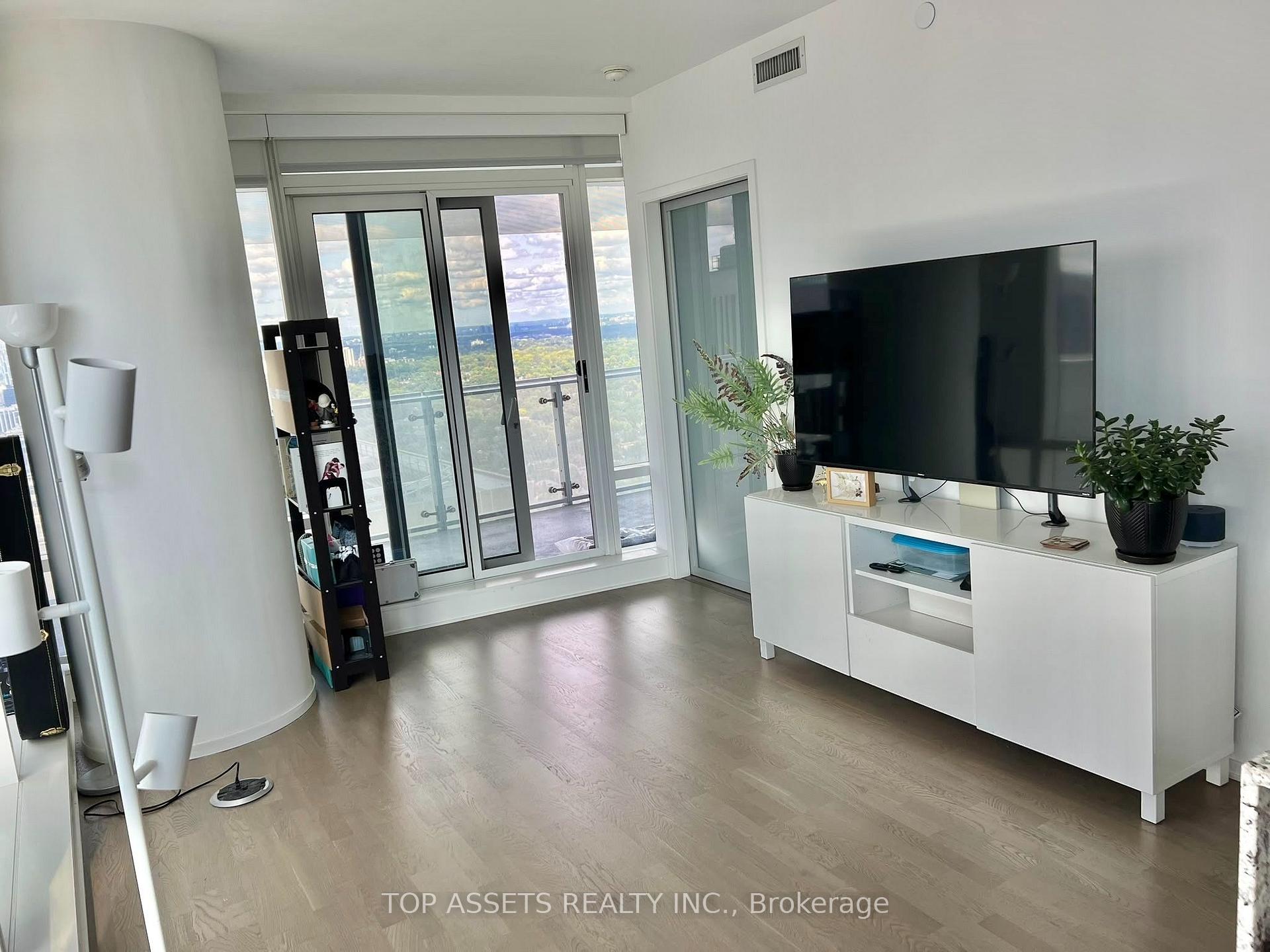 Photo 4 of Unit 4409, 1 Bloor Street E, Toronto, Church-Yonge Corridor — HOMEH