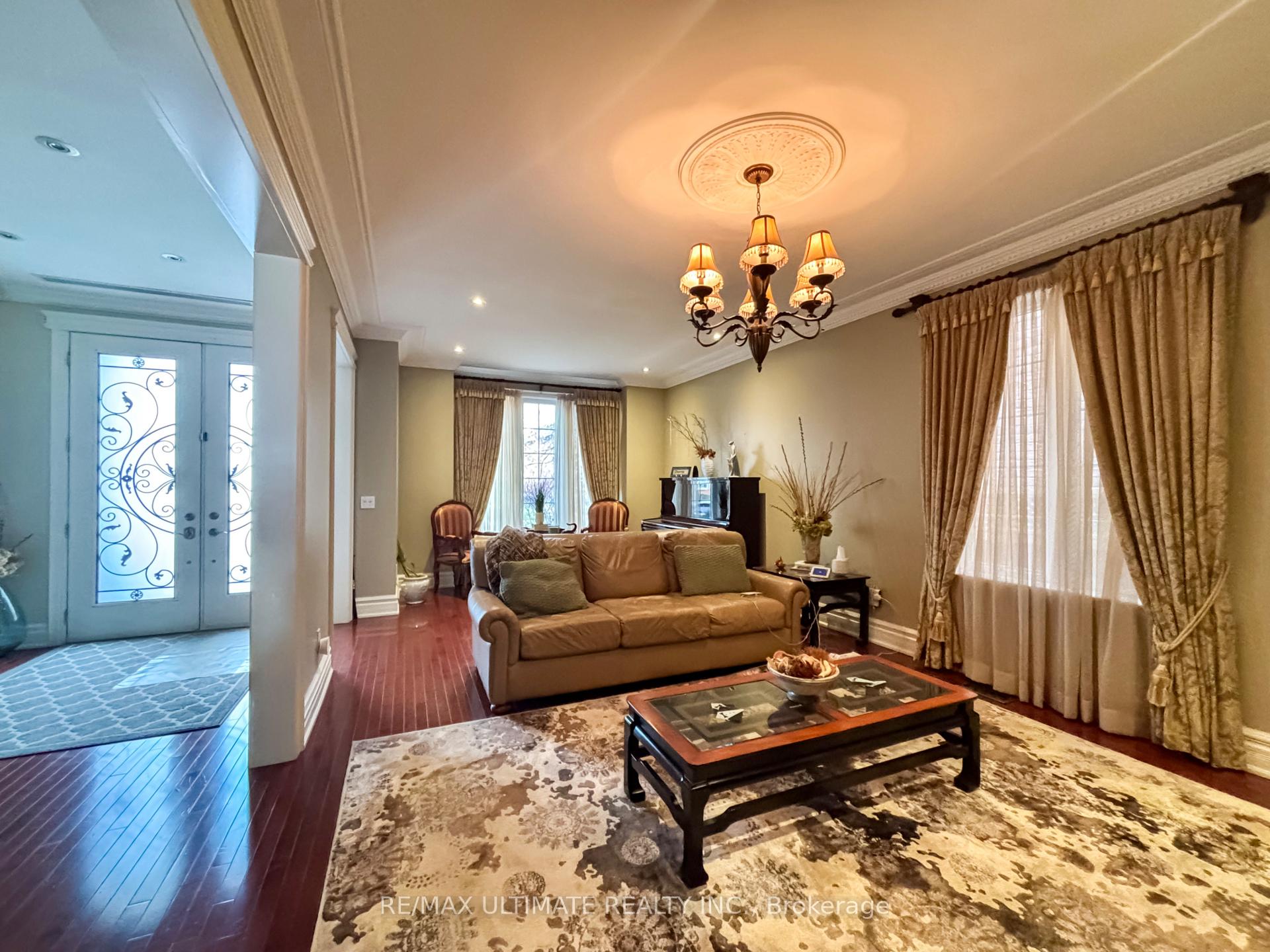 Photo 3 of 38 Wilmar Road, Etobicoke, Islington-City Centre West — HOMEH