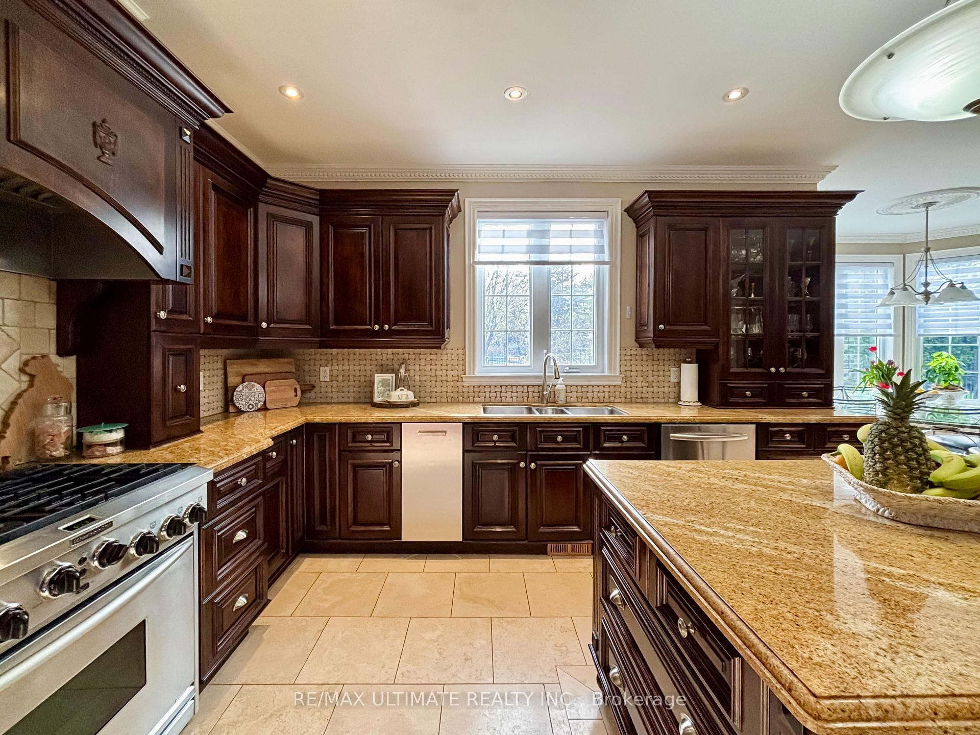 Photo 13 of 38 Wilmar Road, Etobicoke, Islington-City Centre West — HOMEH